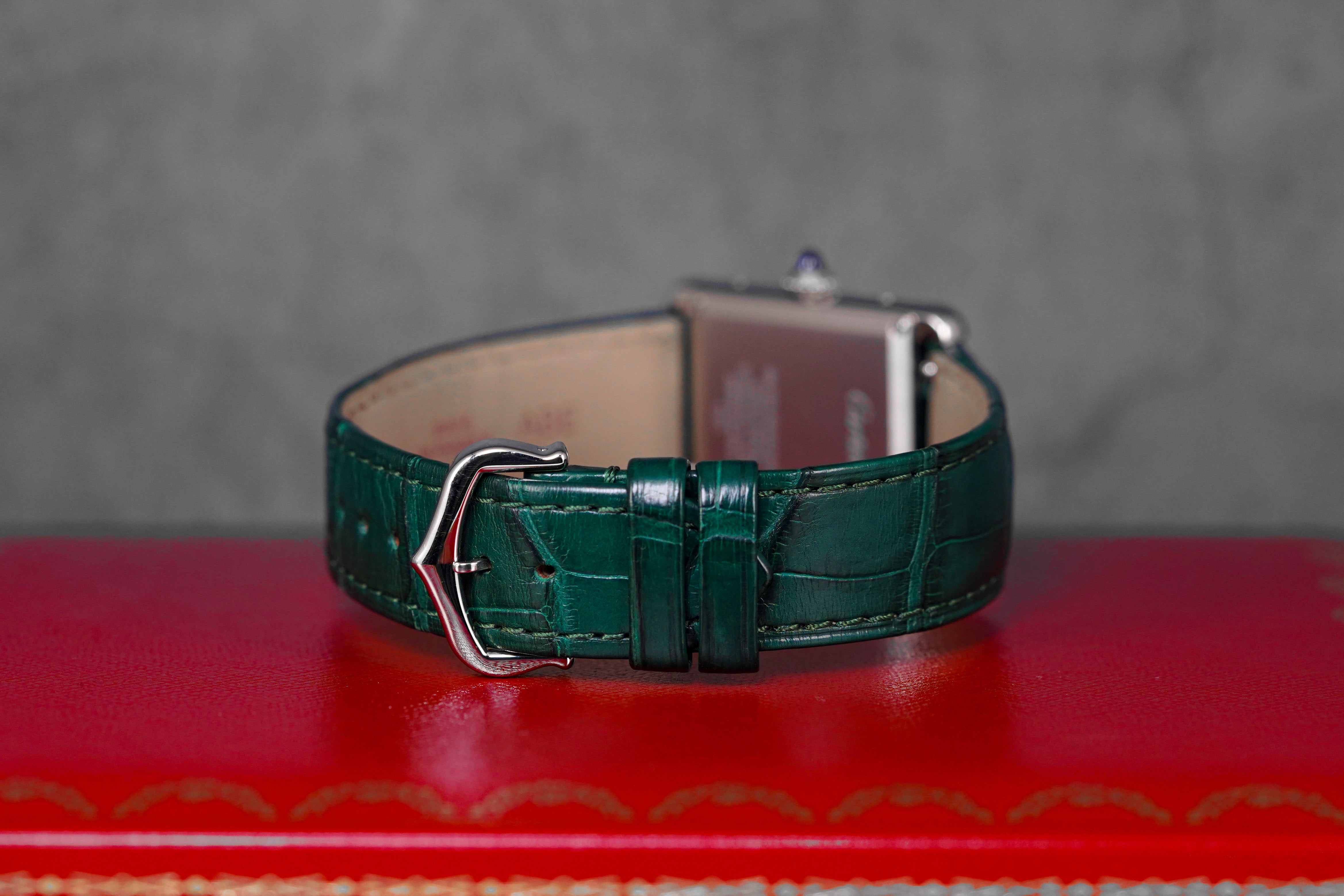 harga cartier tank must l green