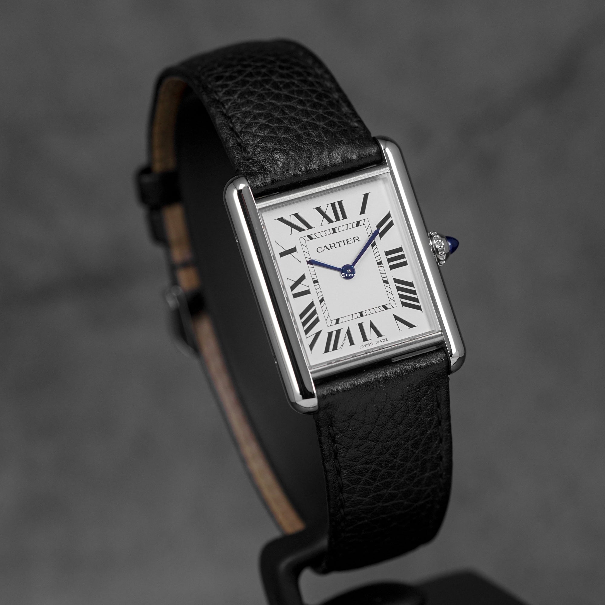 TANK MUST L SILVER DIAL (2023)