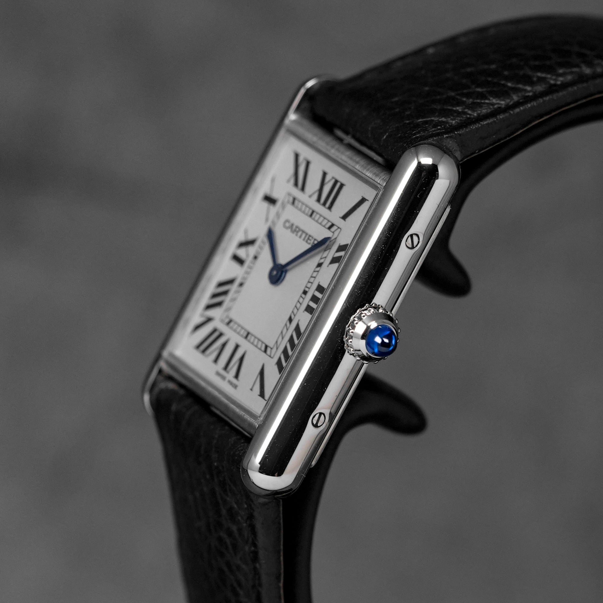 TANK MUST L SILVER DIAL (2023)