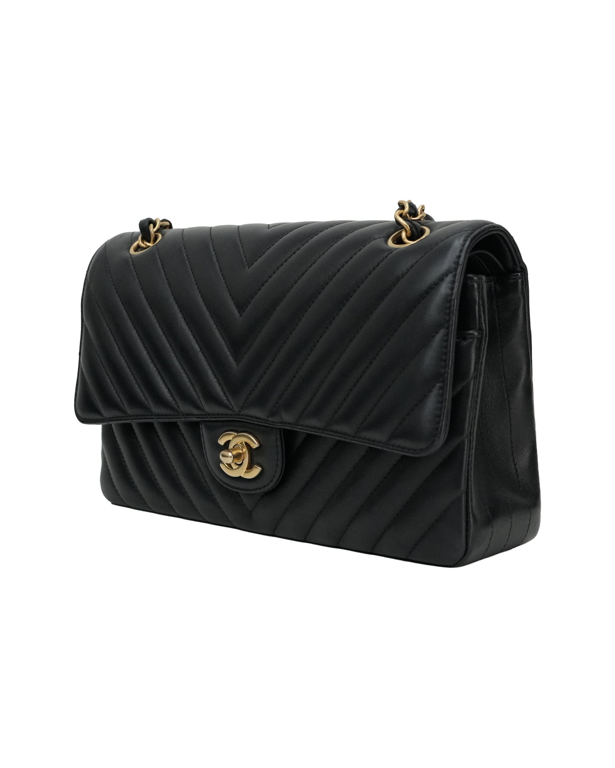 CLASSIC DOUBLE FLAP MEDIUM CHEVRON LAMBSKIN (MATTE) GHW BLACK