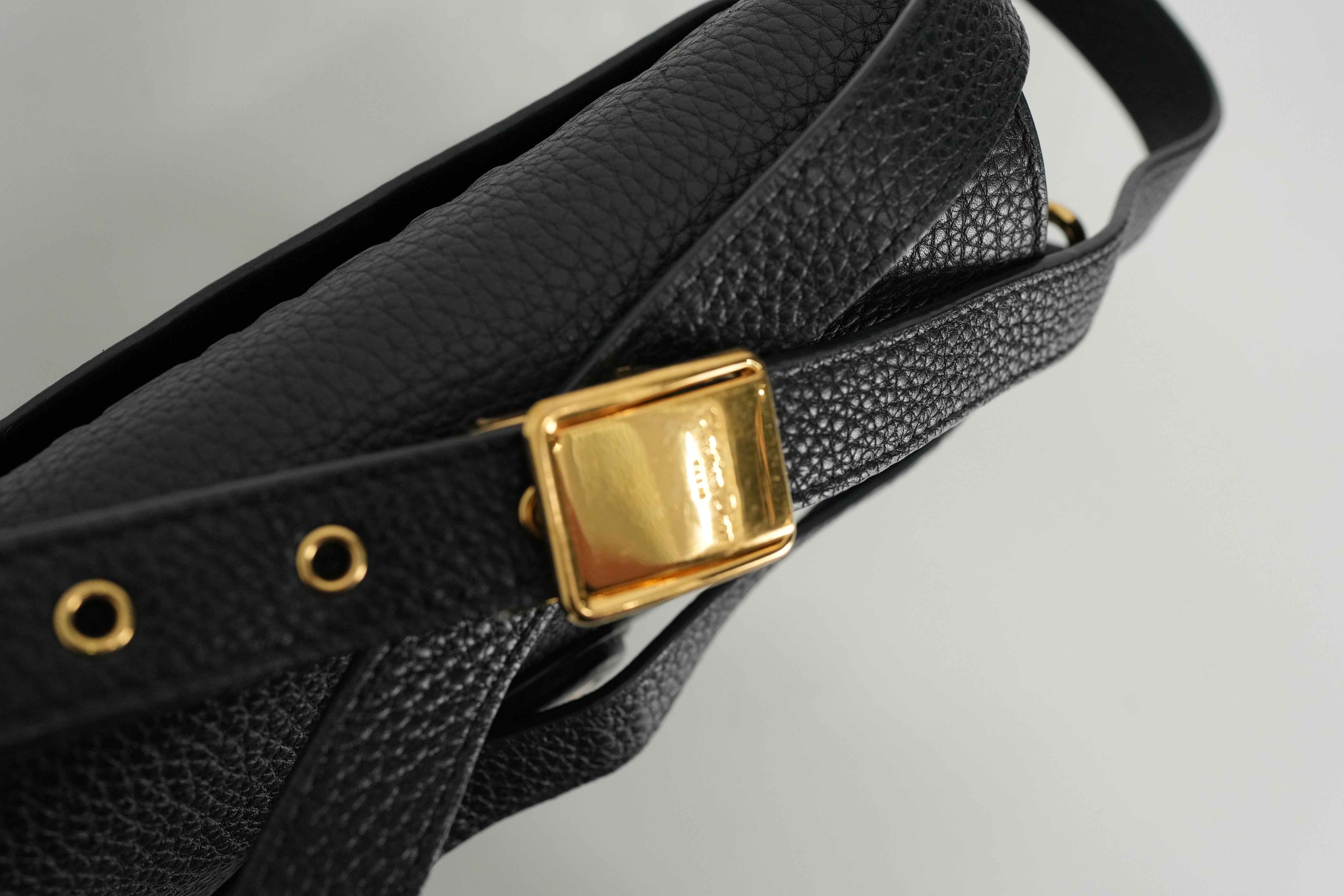 BOBBY LEATHER SHOULDER BAG BLACK