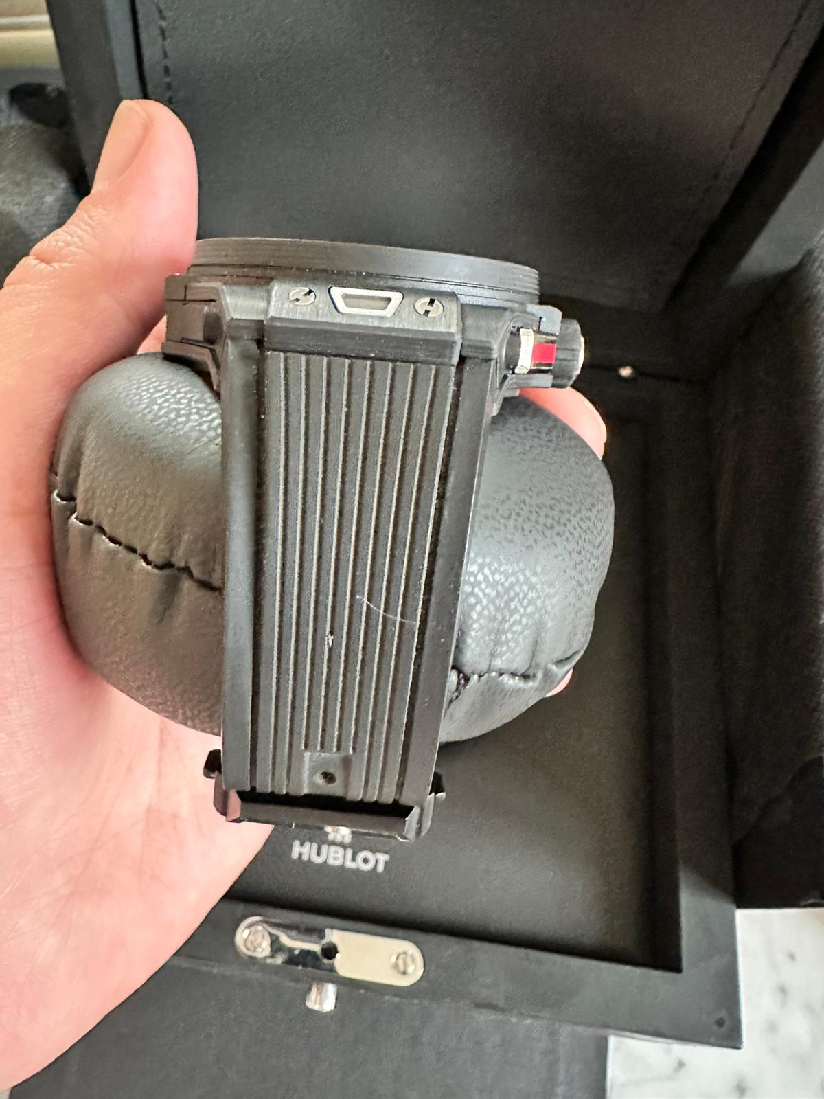 BIG BANG 45MM ALARM REPEATER GMT CARBON LIMITED EDITION (2020)