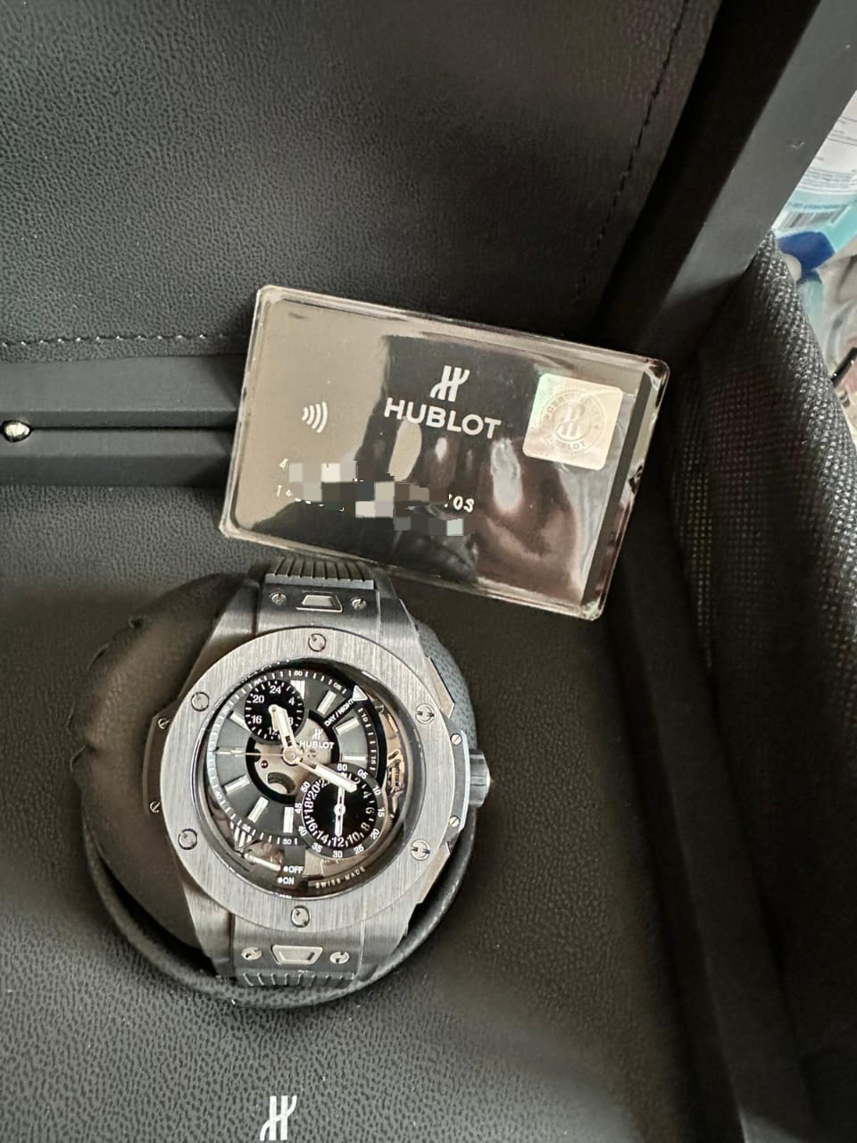 BIG BANG 45MM ALARM REPEATER GMT CARBON LIMITED EDITION (2020)