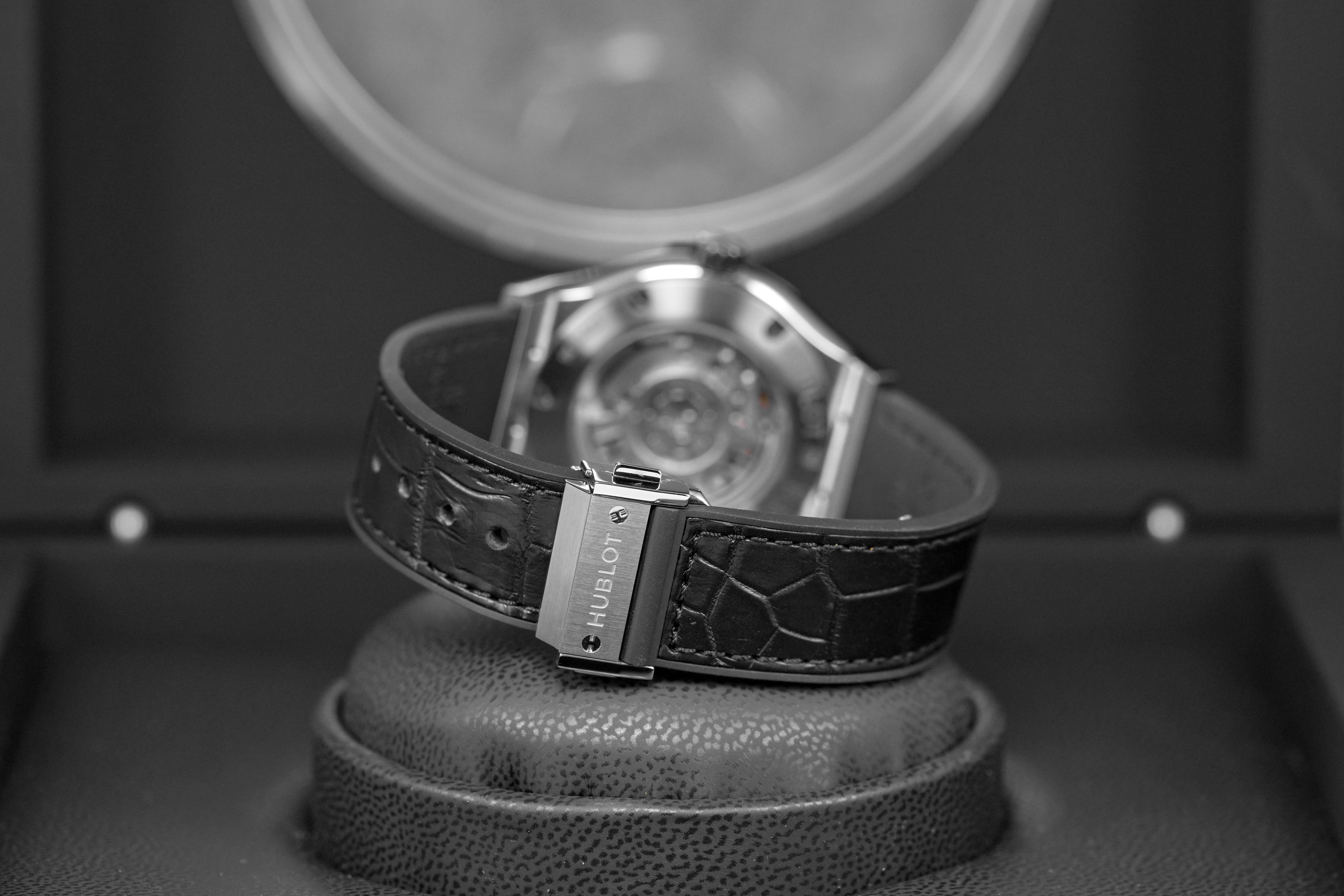 harga hublot classic fusion 38 titanium black