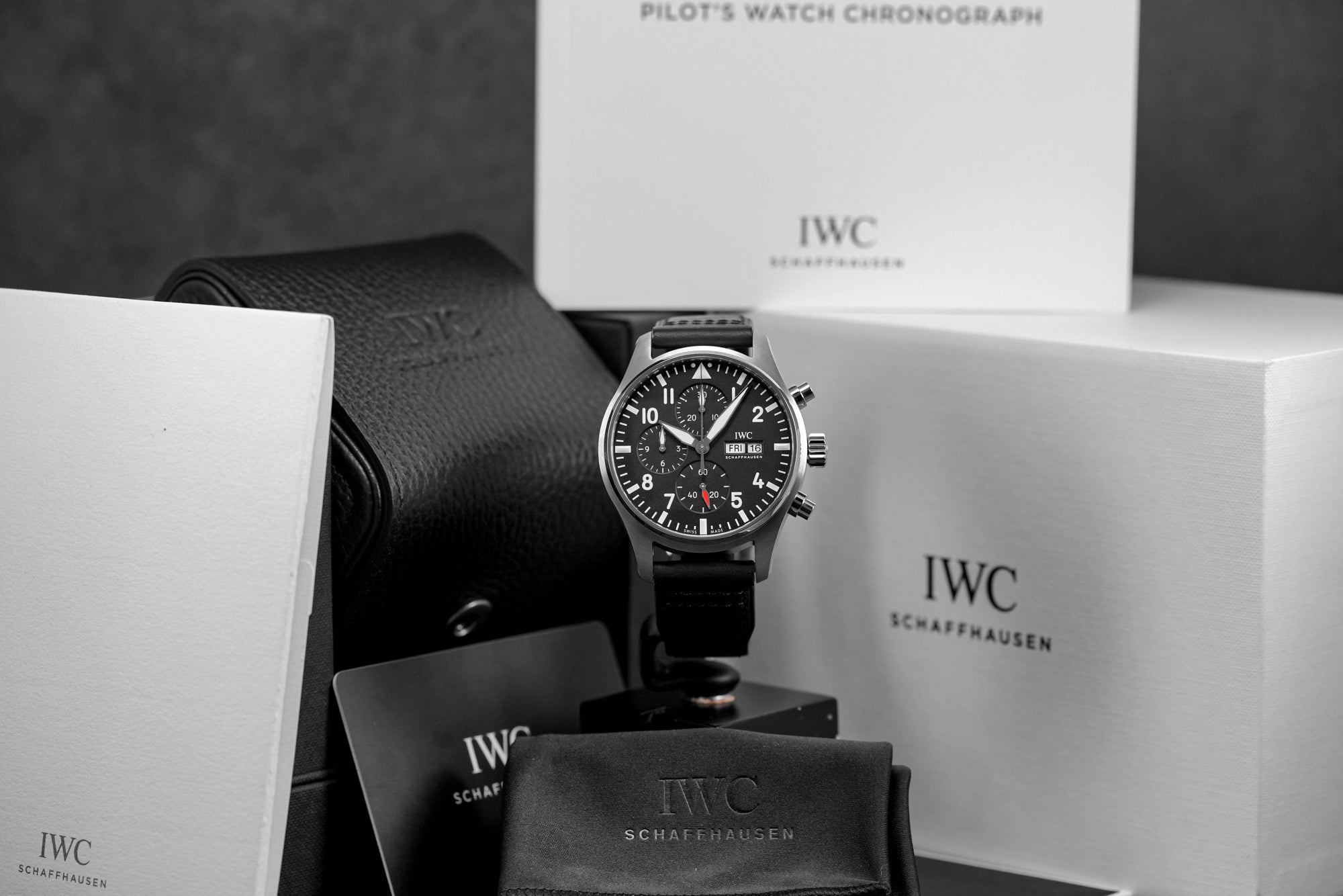 harga iwc pilot chronograph day date terbaru