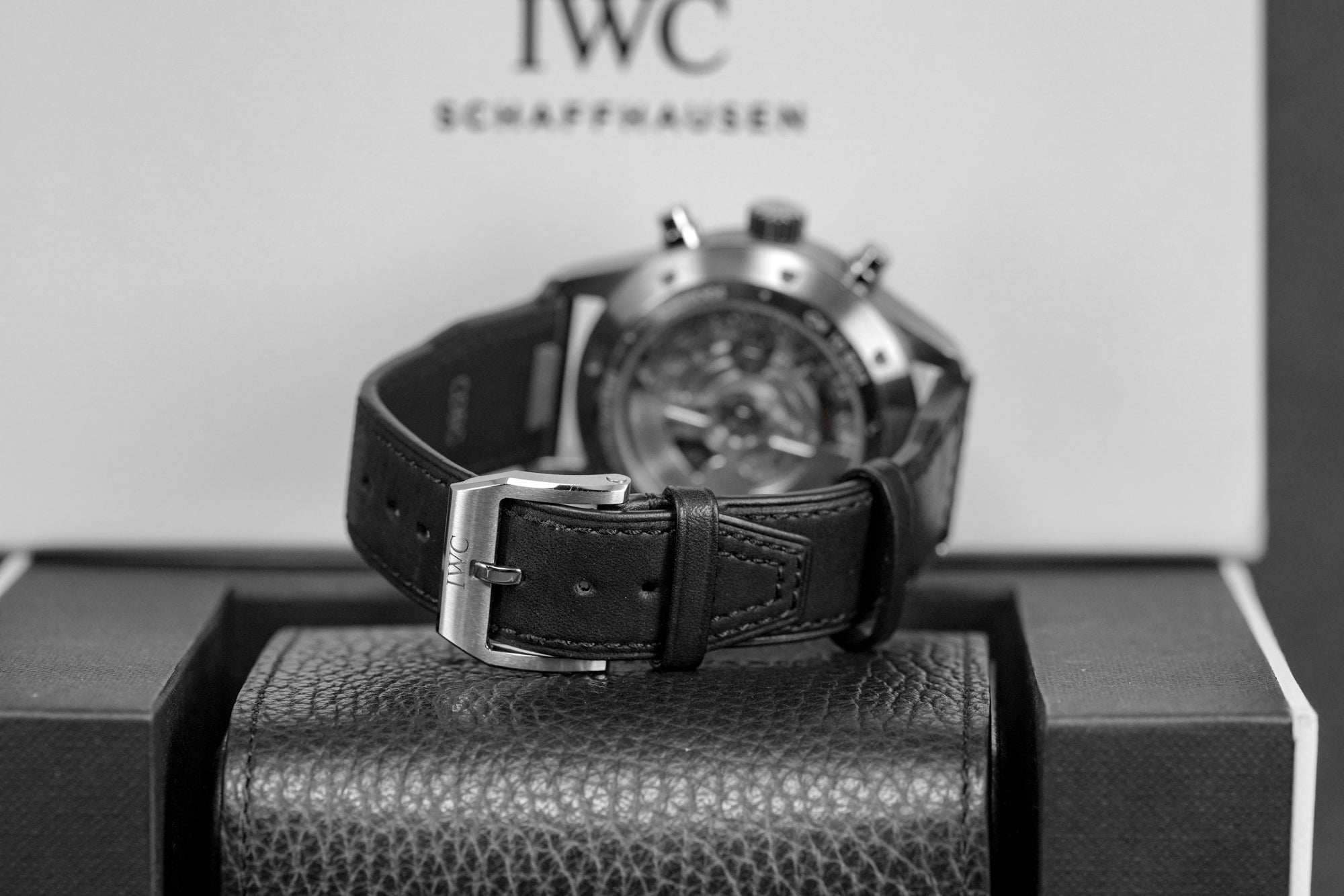 harga iwc pilot chronograph day date terbaru