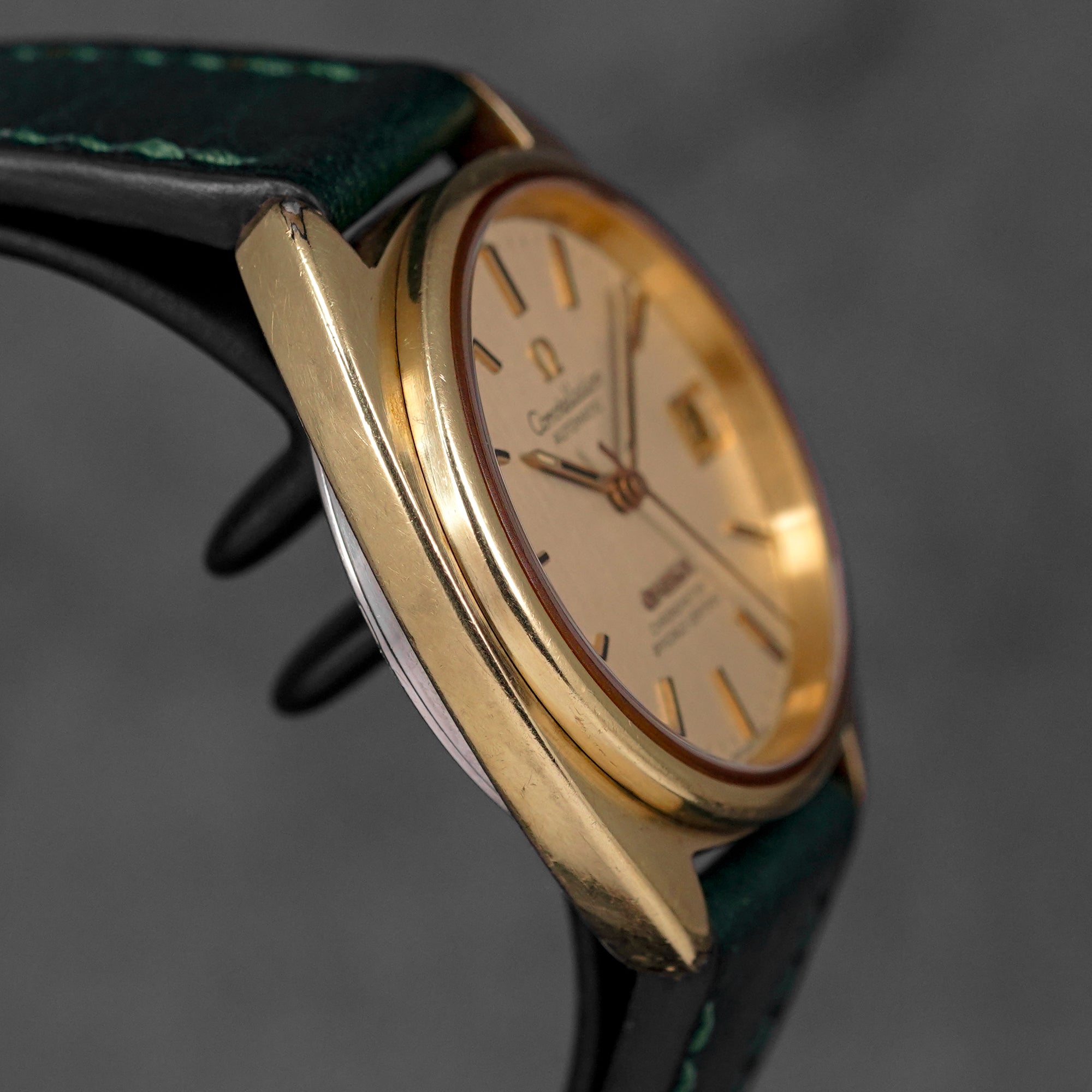 CONSTELLATION 'C-SHAPE' YELLOWGOLD-PLATED CHAMPAGNE DIAL (WATCH ONLY)