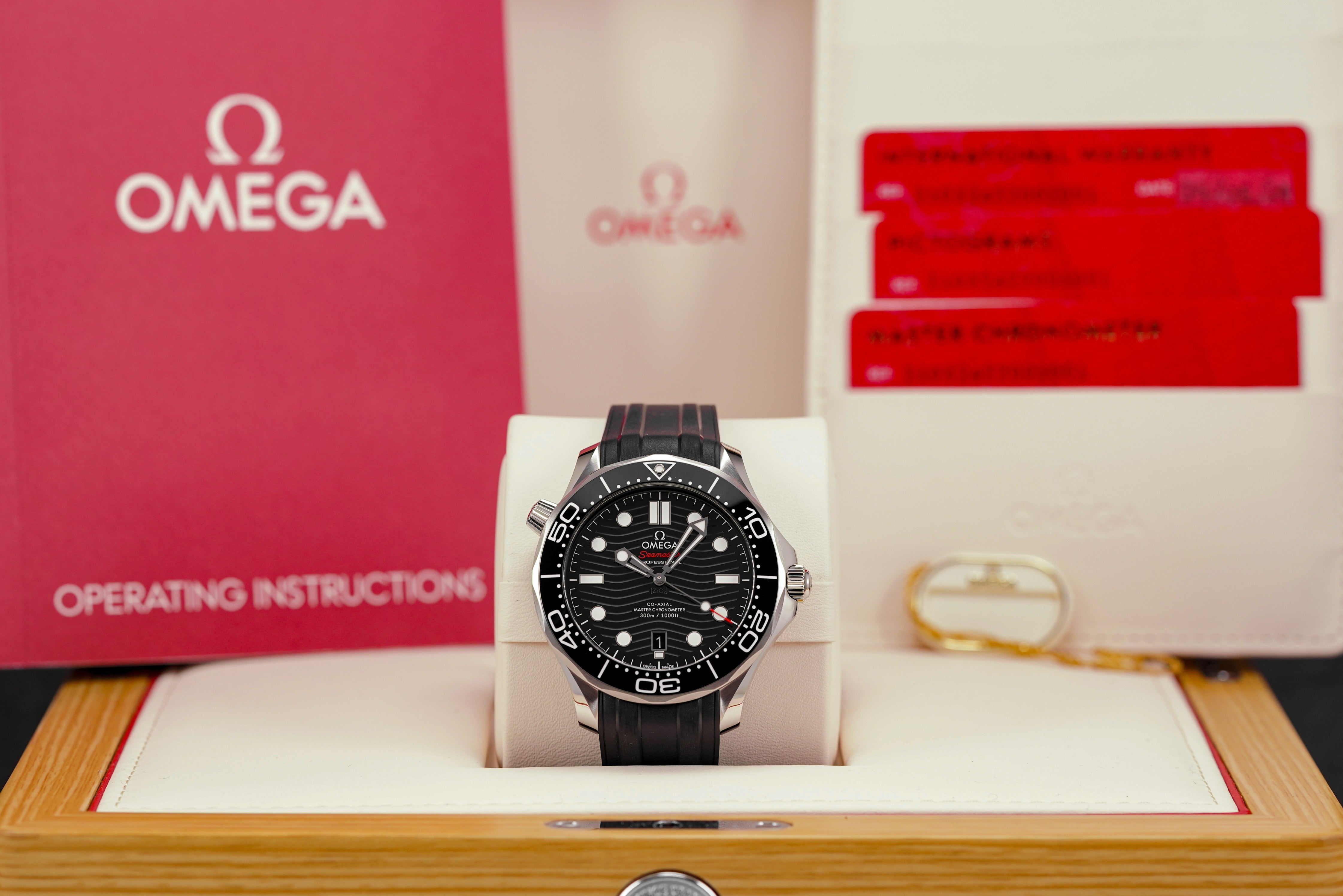 harga omega seamaster diver 300 black rubber