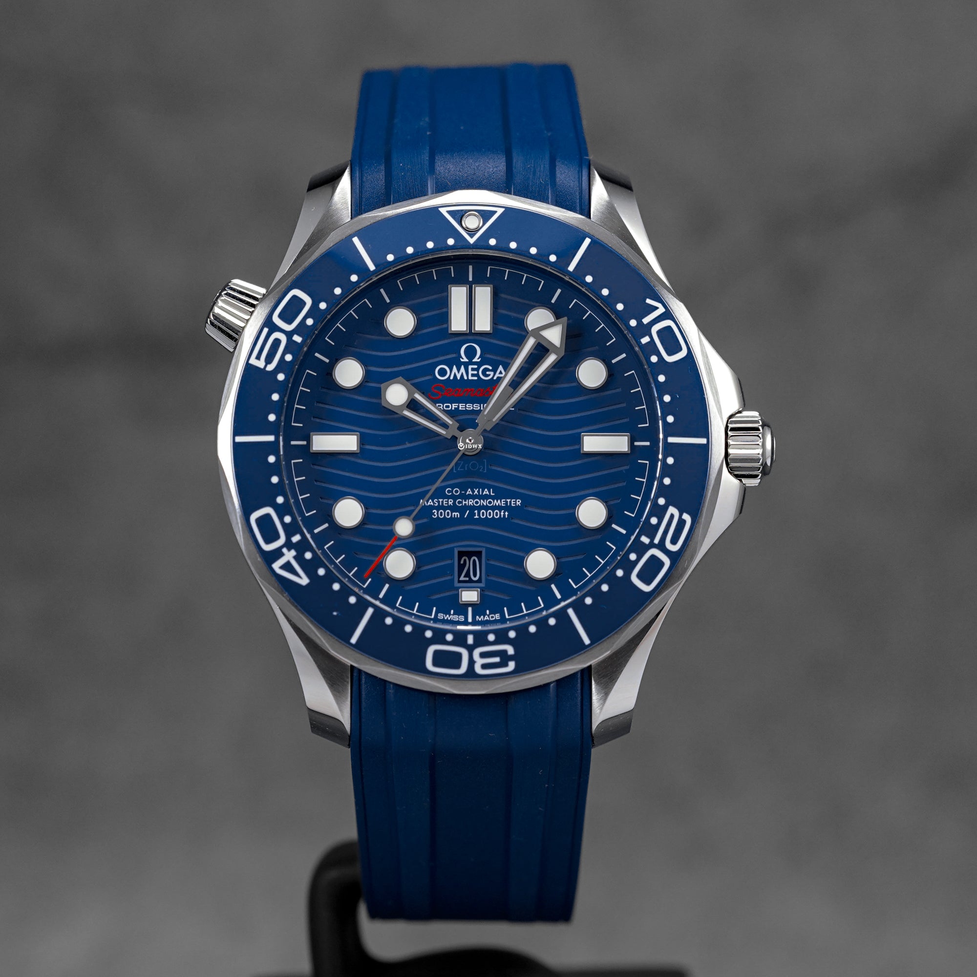 SEAMASTER DIVER 300 BLUE DIAL RUBBER STRAP (2025)