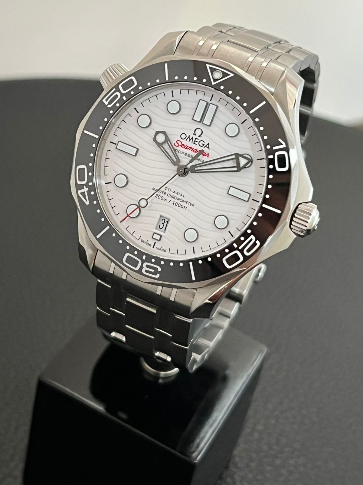 SEAMASTER DIVER 300 WHITE DIAL (2023)