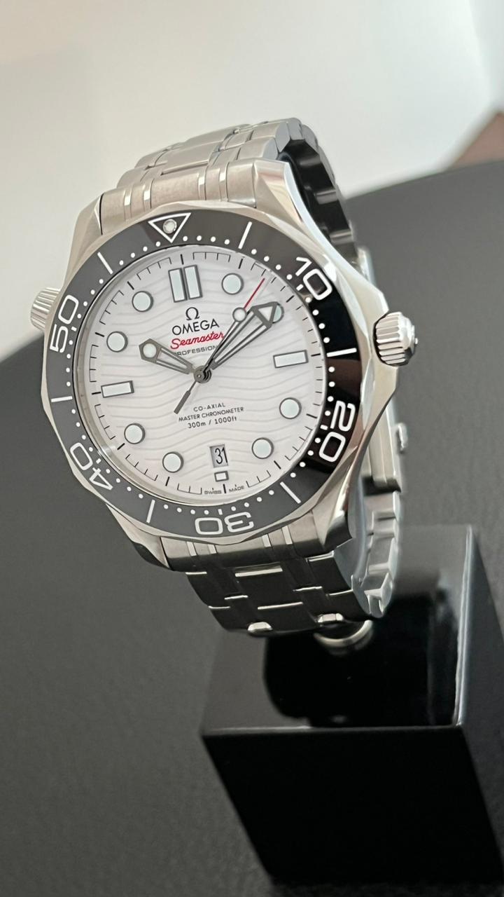 SEAMASTER DIVER 300 WHITE DIAL (2023)