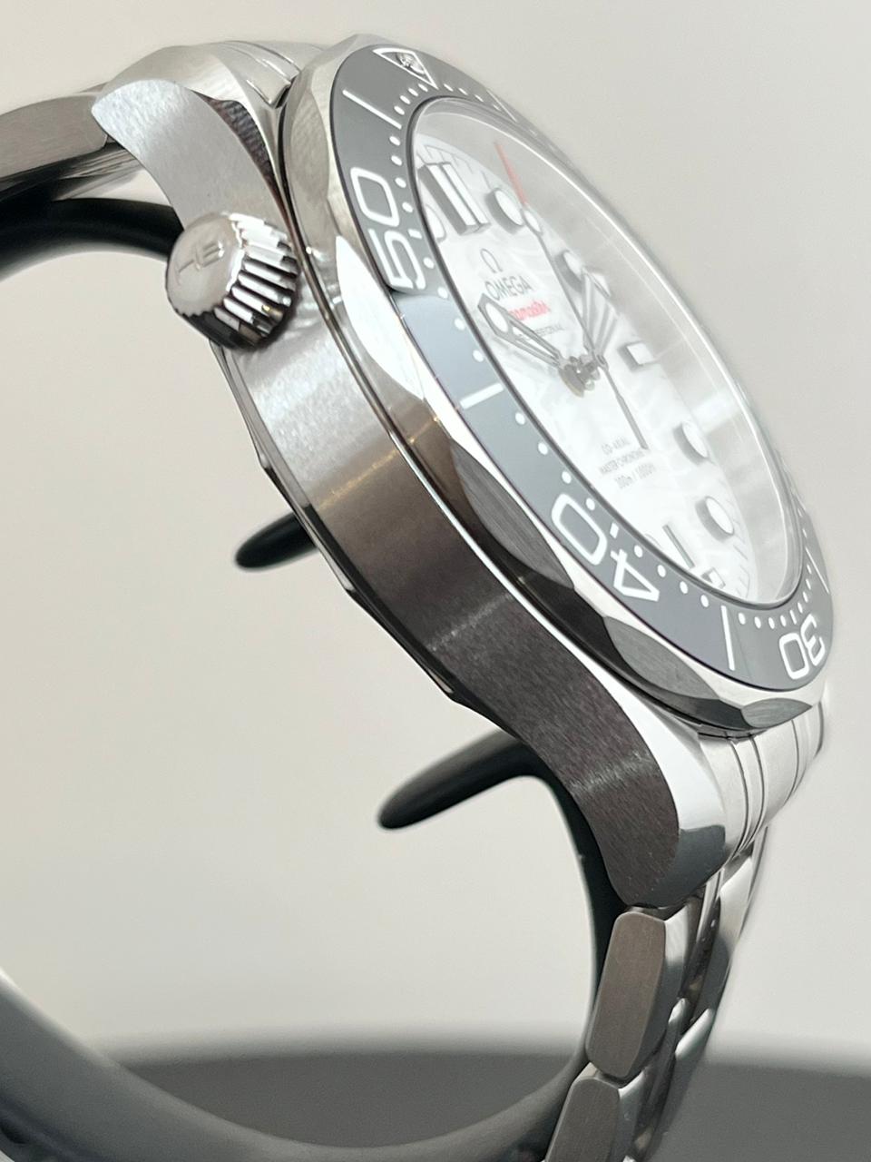 SEAMASTER DIVER 300 WHITE DIAL (2023)