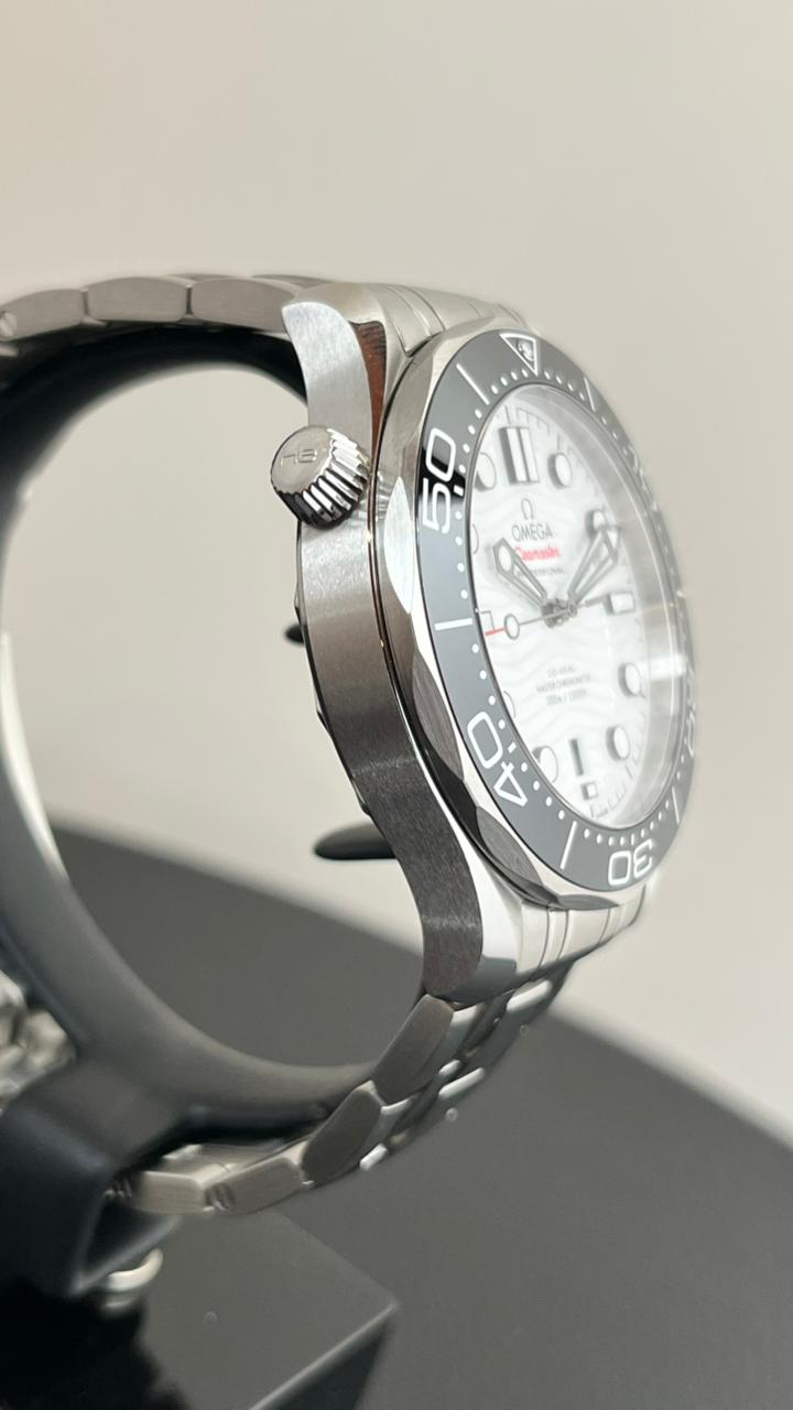 SEAMASTER DIVER 300 WHITE DIAL (2023)