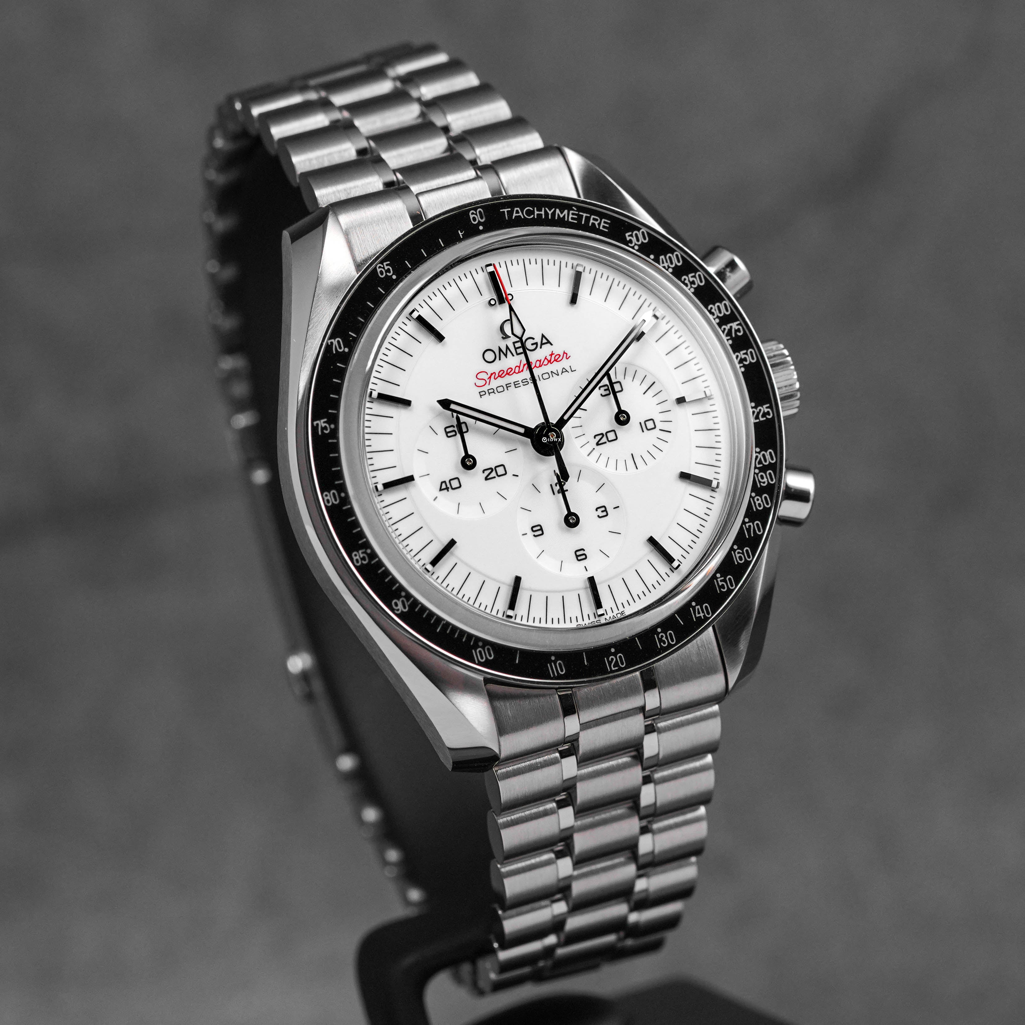 harga omega speedmaster moonwatch