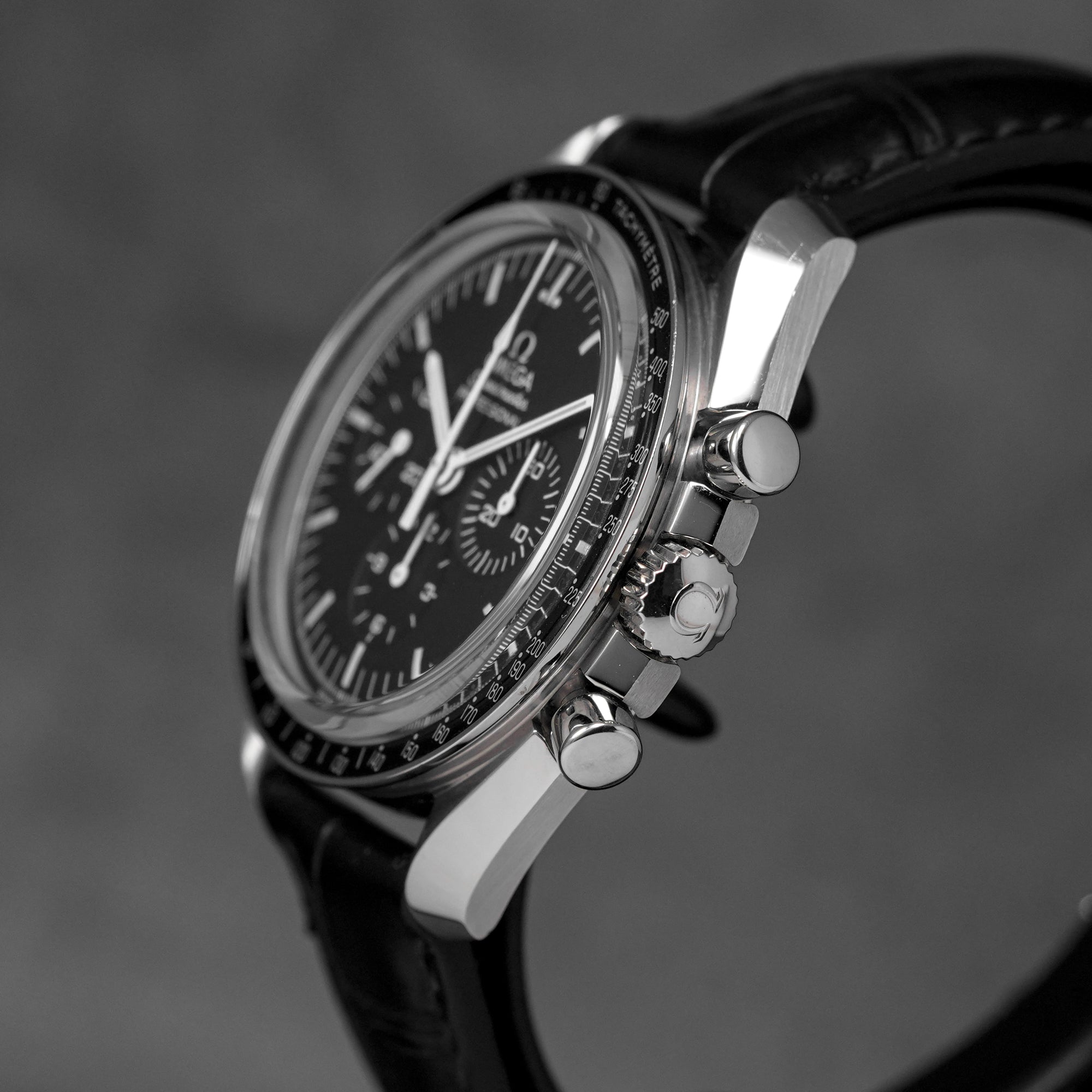 harga omega speedmaster moonwatch