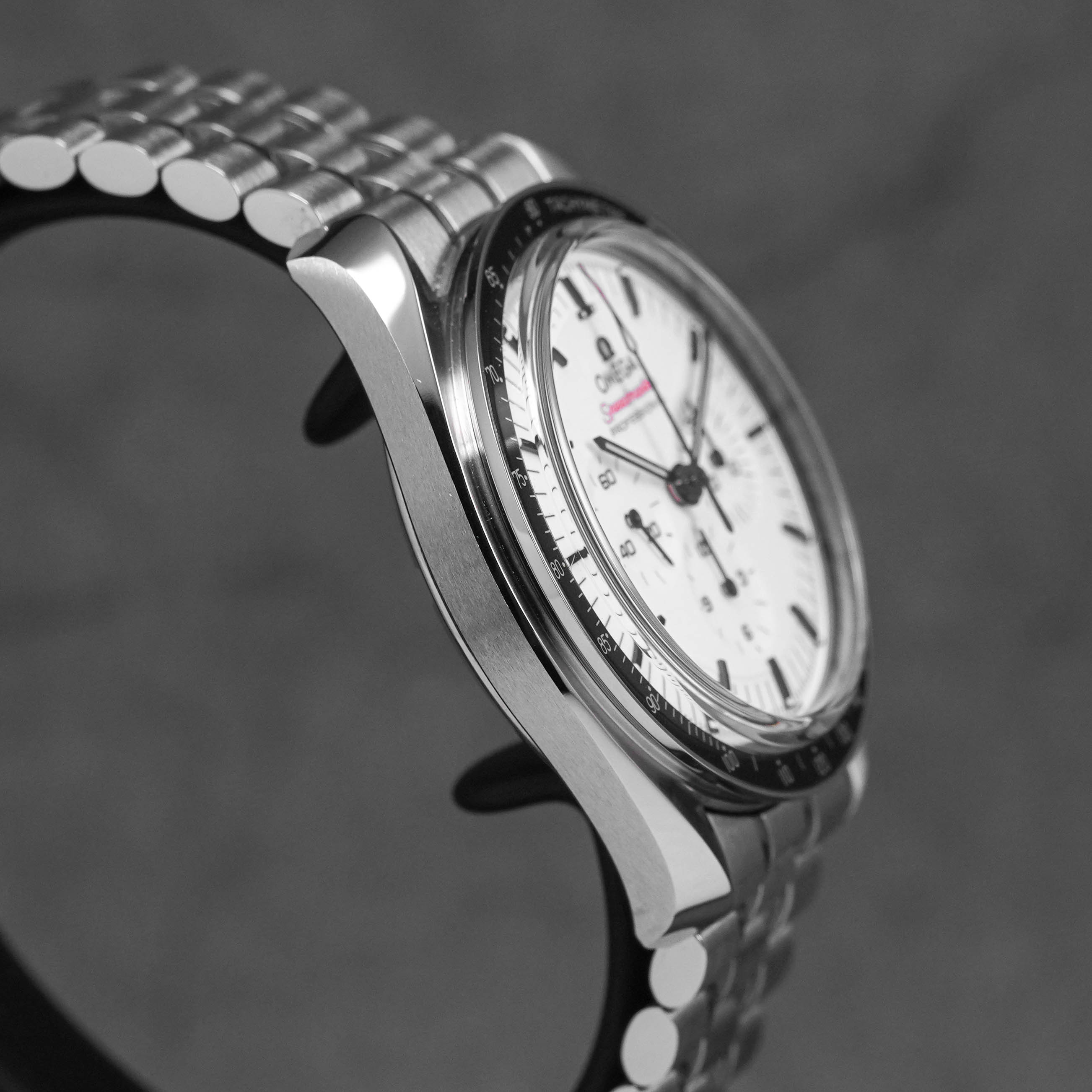 harga omega speedmaster moonwatch