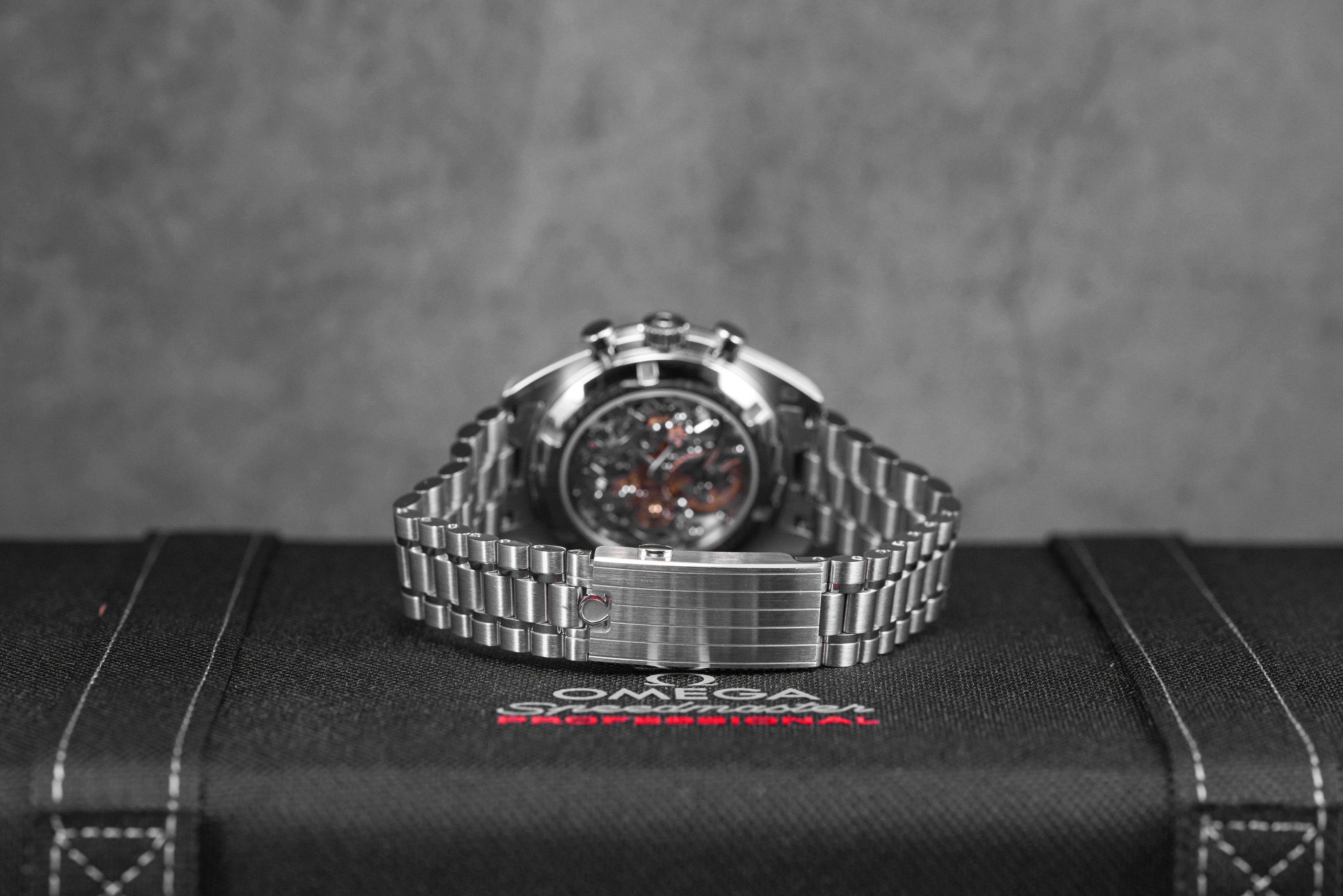 harga omega speedmaster moonwatch