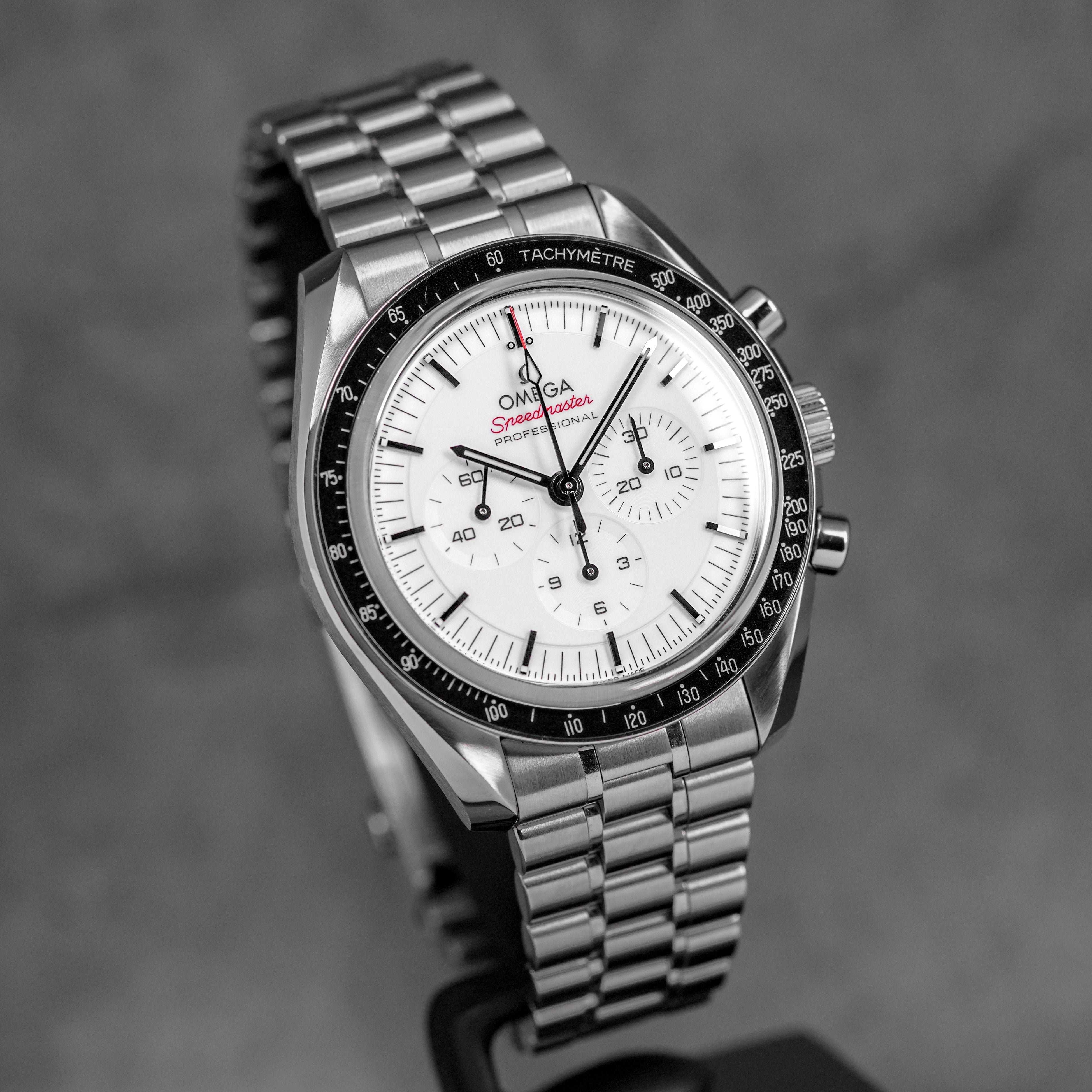 harga omega speedmaster moonwatch sapphire