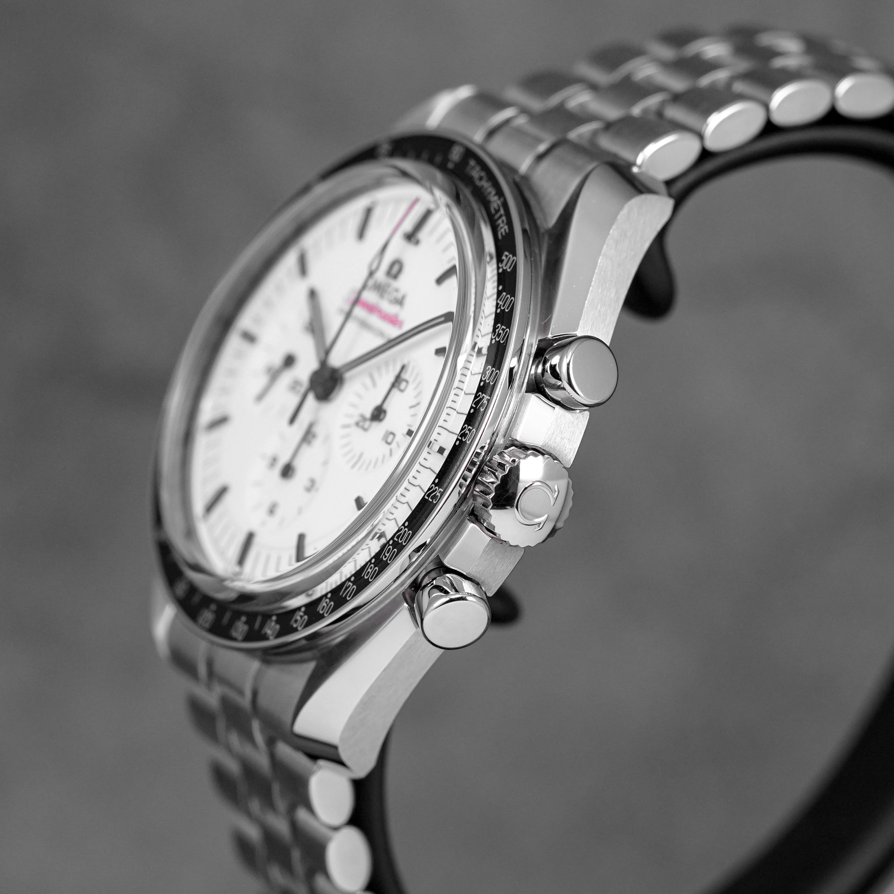 harga omega speedmaster moonwatch sapphire