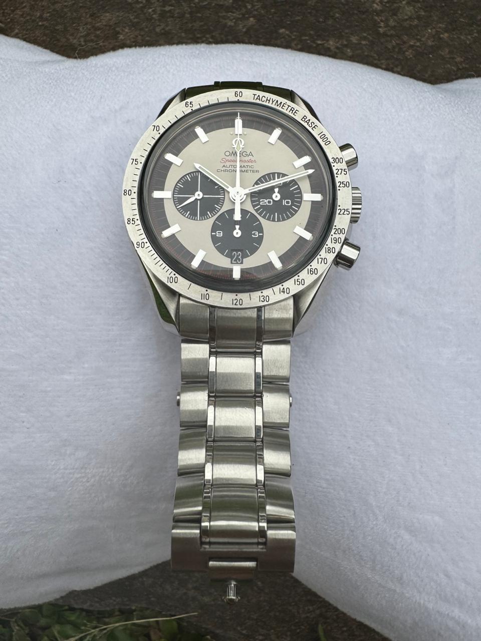 SPEEDMASTER SCHUMACHER 'THE LEGEND' WHITE PANDA DIAL LIMITED EDITION (UNDATED)