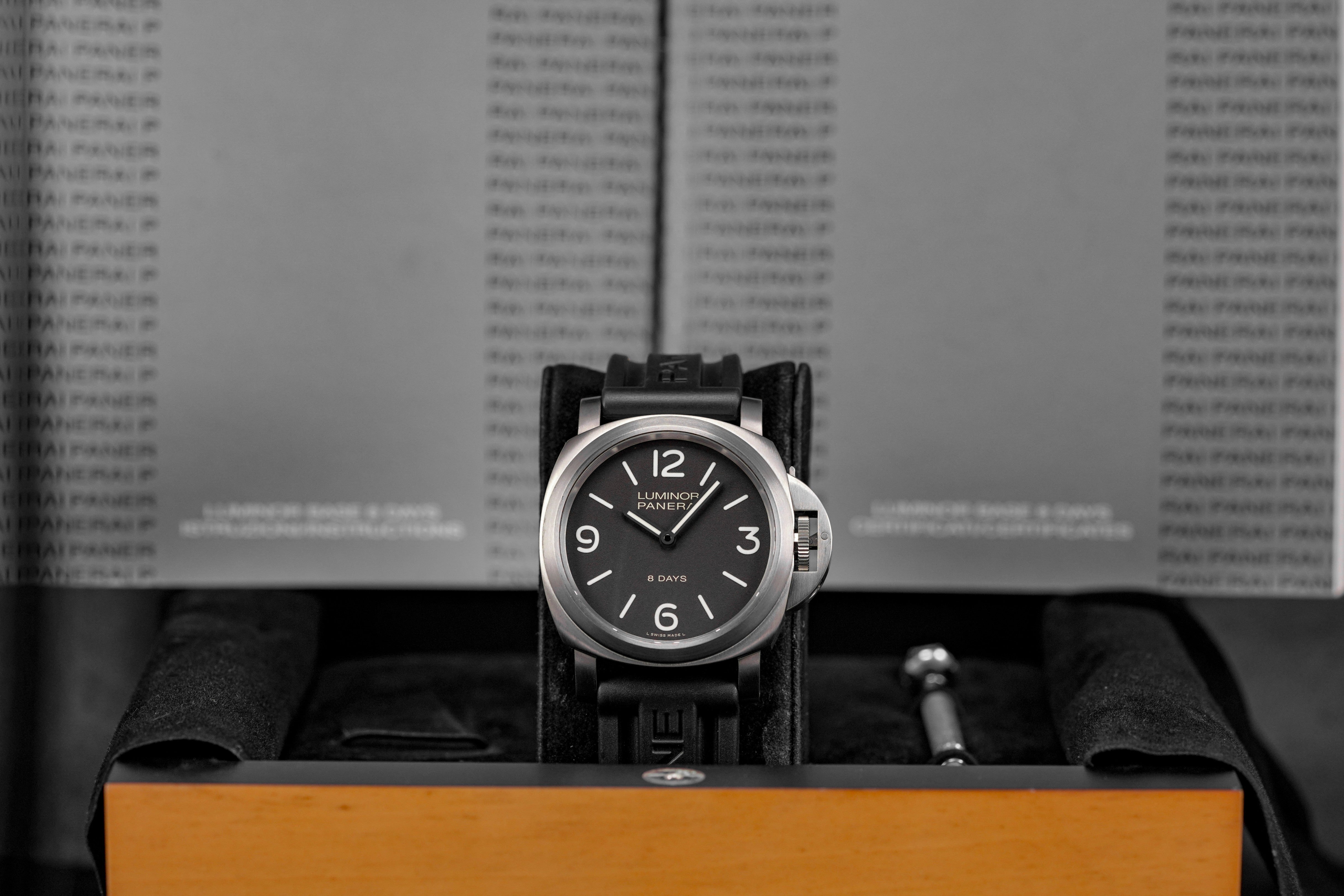 harga panerai luminor pam 562