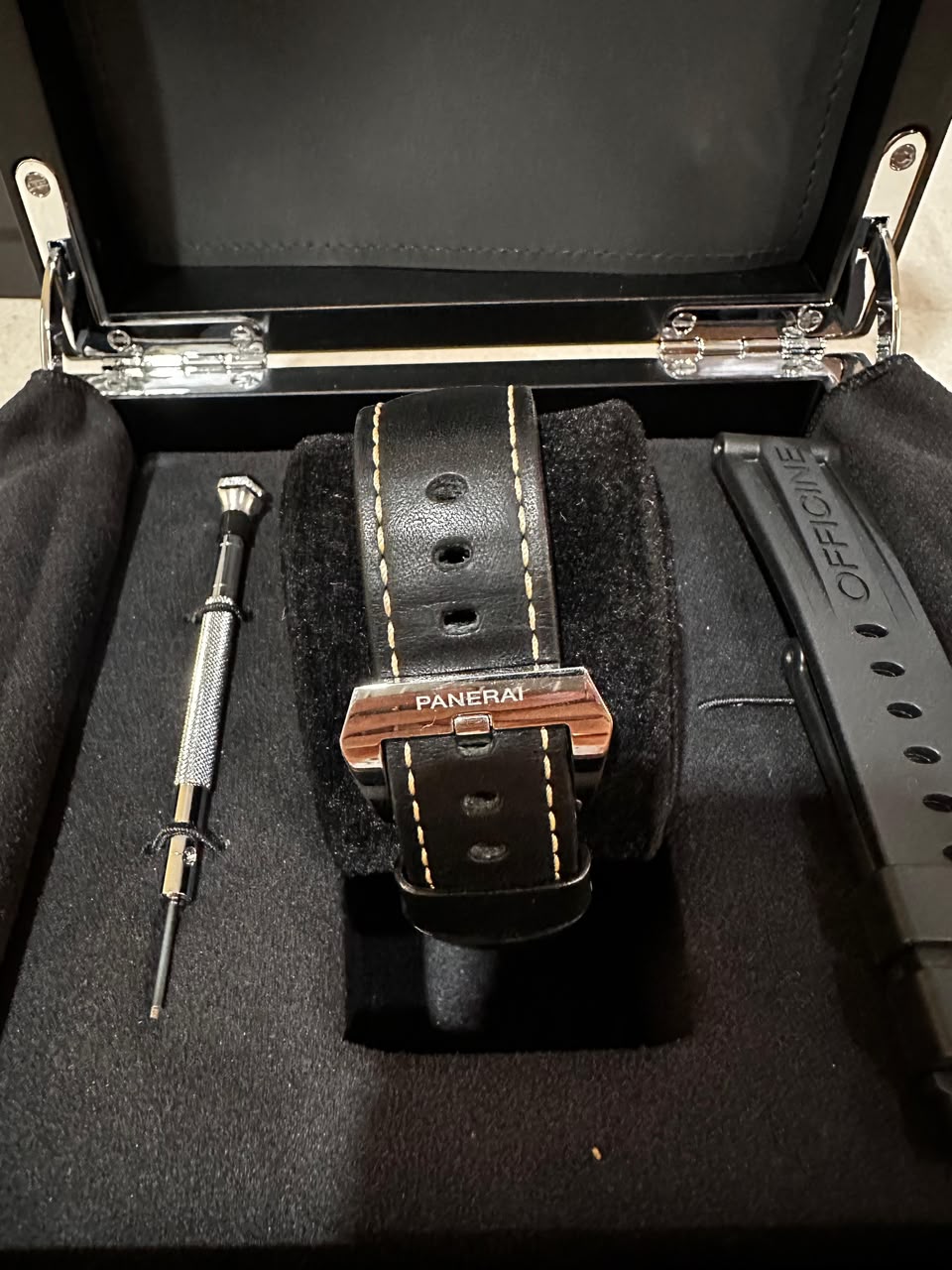 LUMINOR 8 GIORNI 44MM BLACK DIAL PAM 915 (2022)