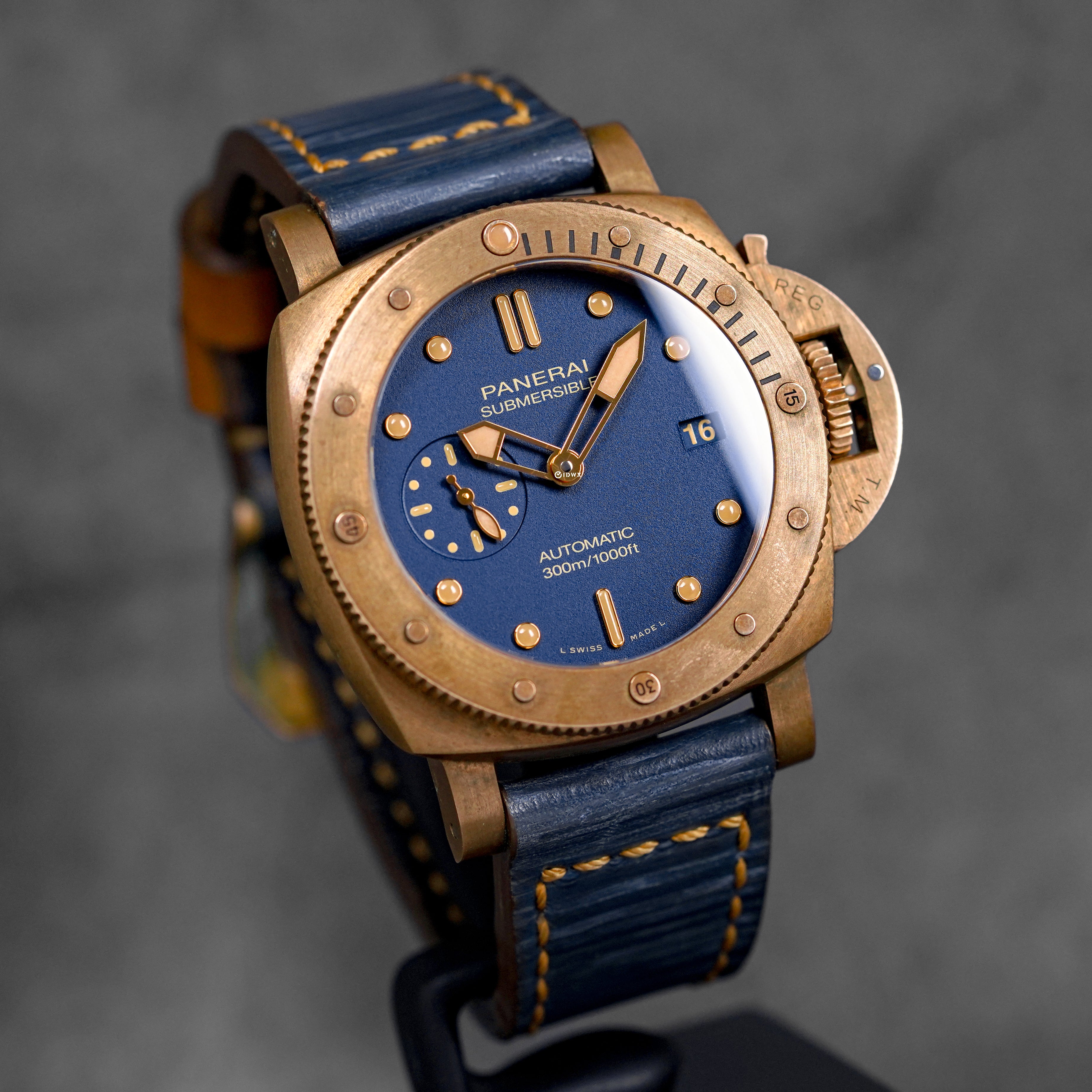 harga panerai submersible bronzo pam 1074