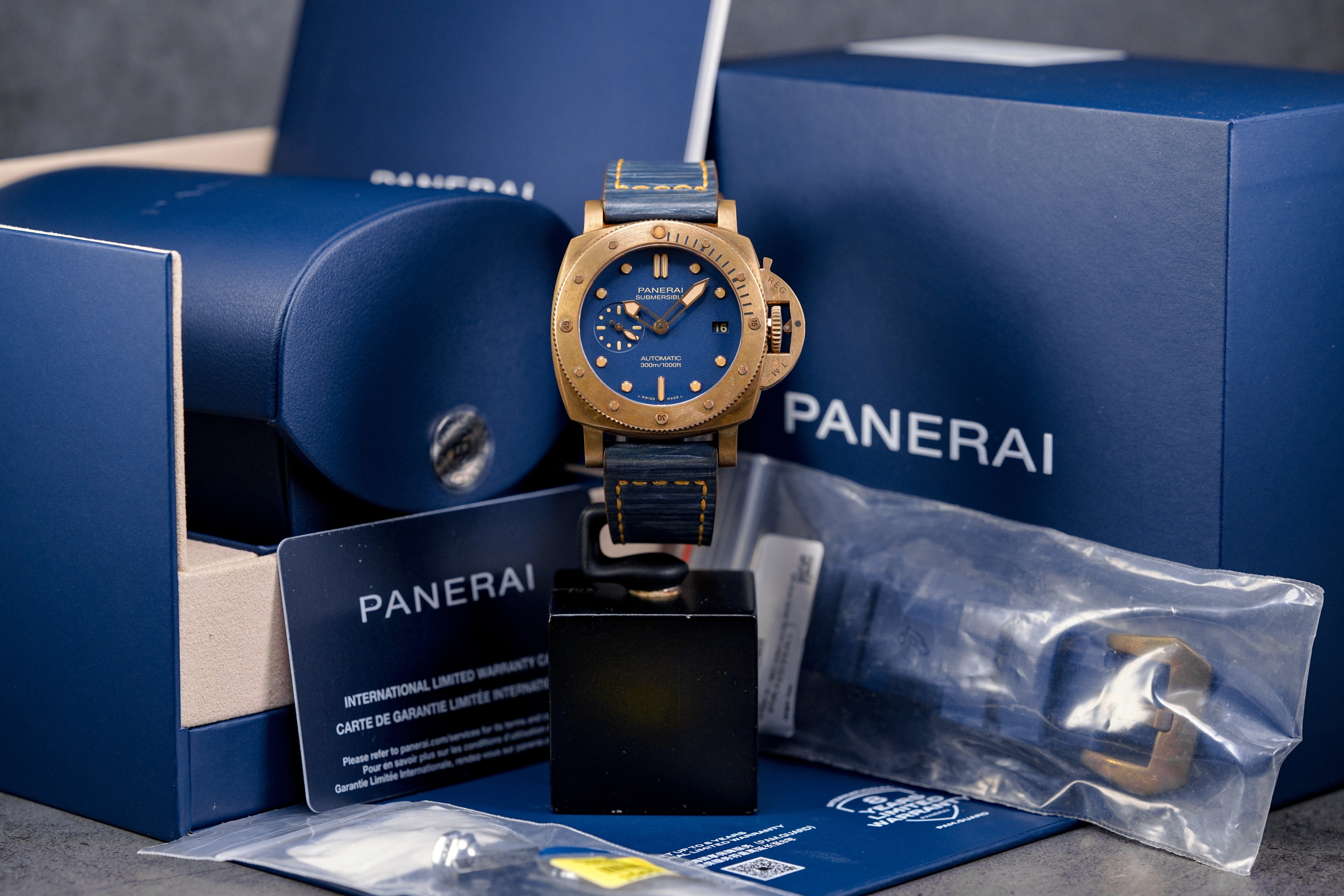 harga panerai submersible bronzo pam 1074