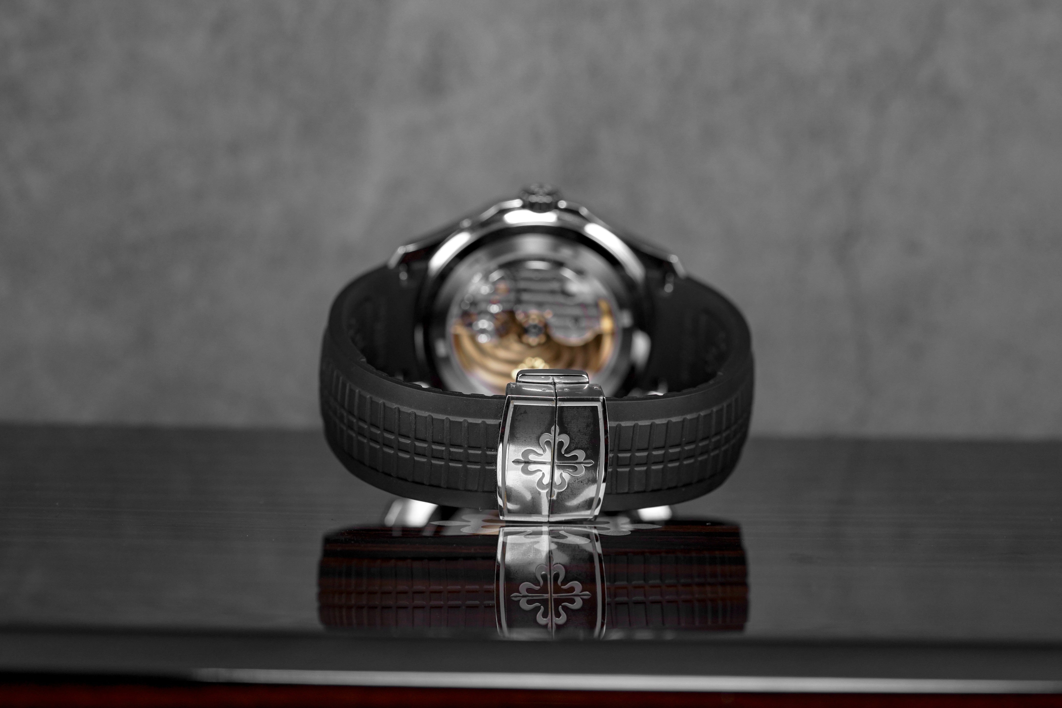 harga patek philippe aquanaut 5164a