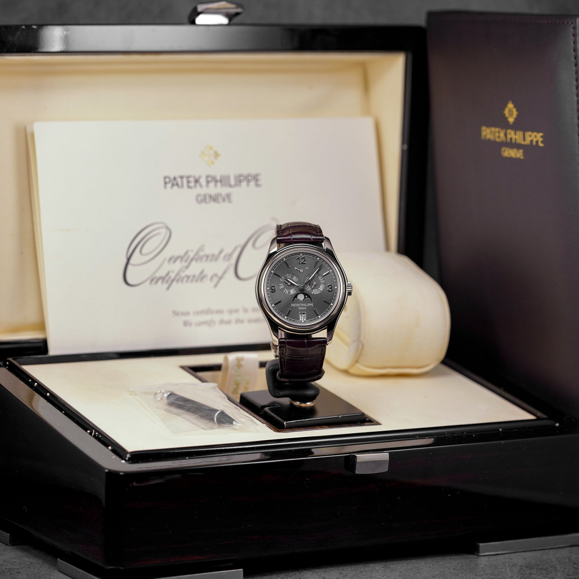 COMPLICATIONS 5146G WHITEGOLD ANNUAL CALENDAR GREY DIAL (2008)