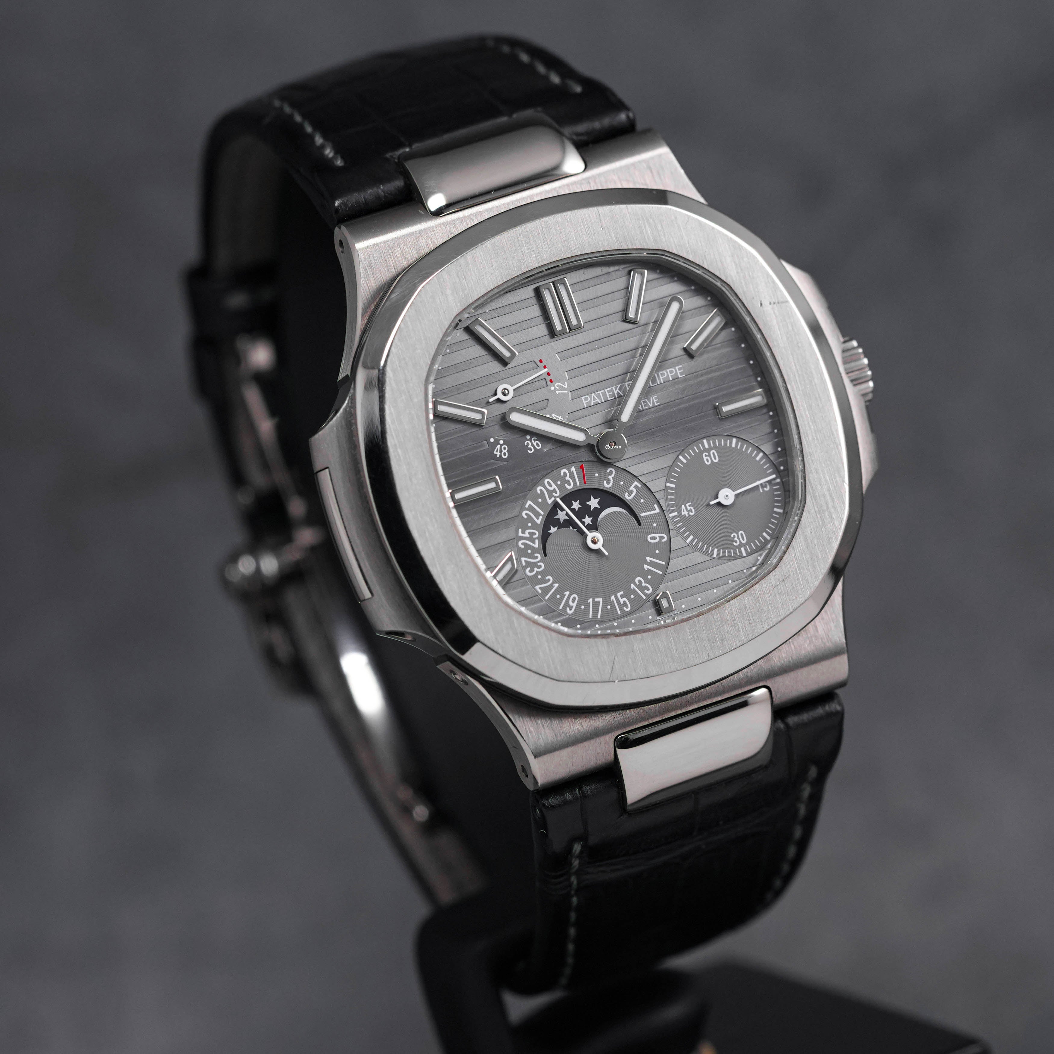 harga patek philippe natuilus 5712g