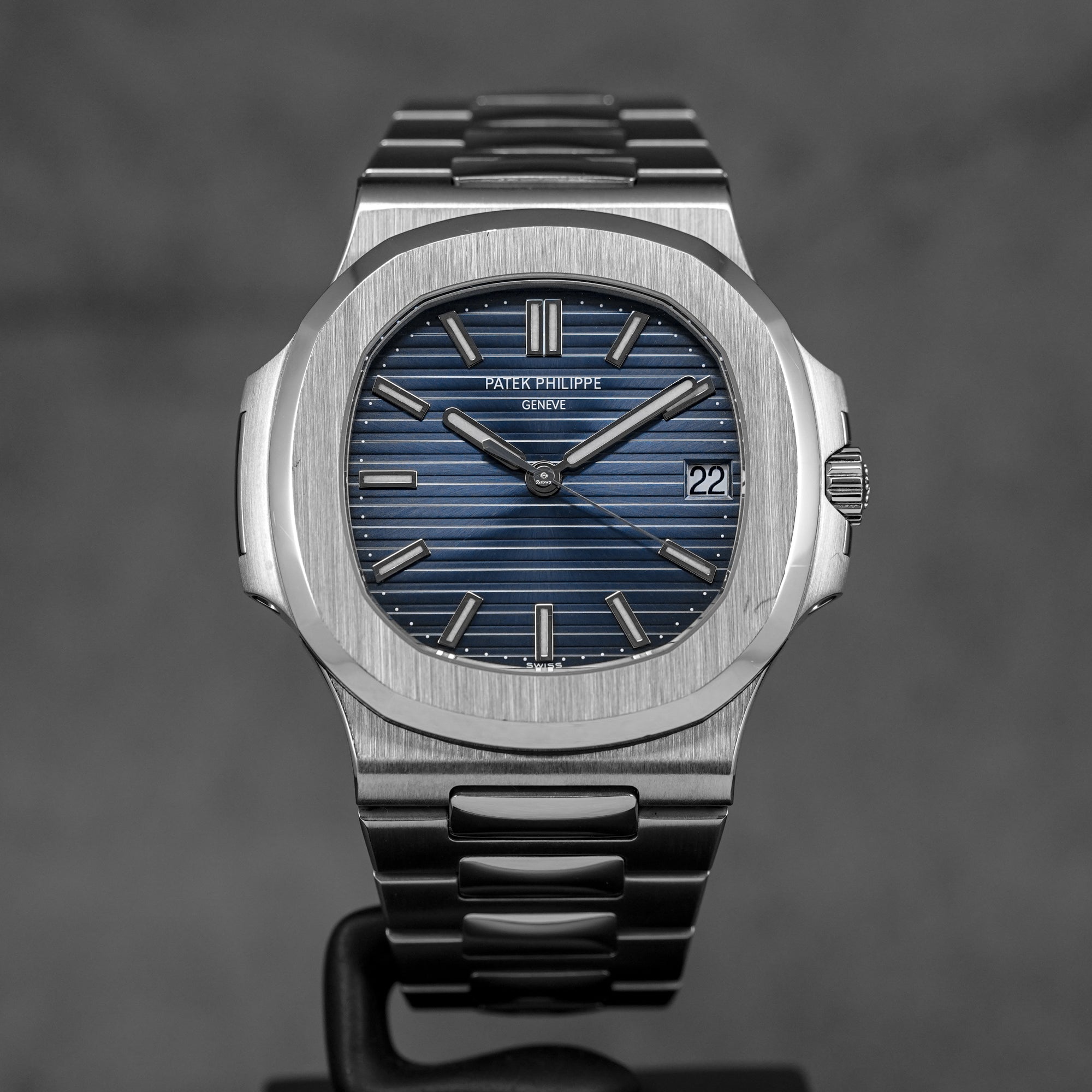 harga patek philippe nautilus 5711/1a