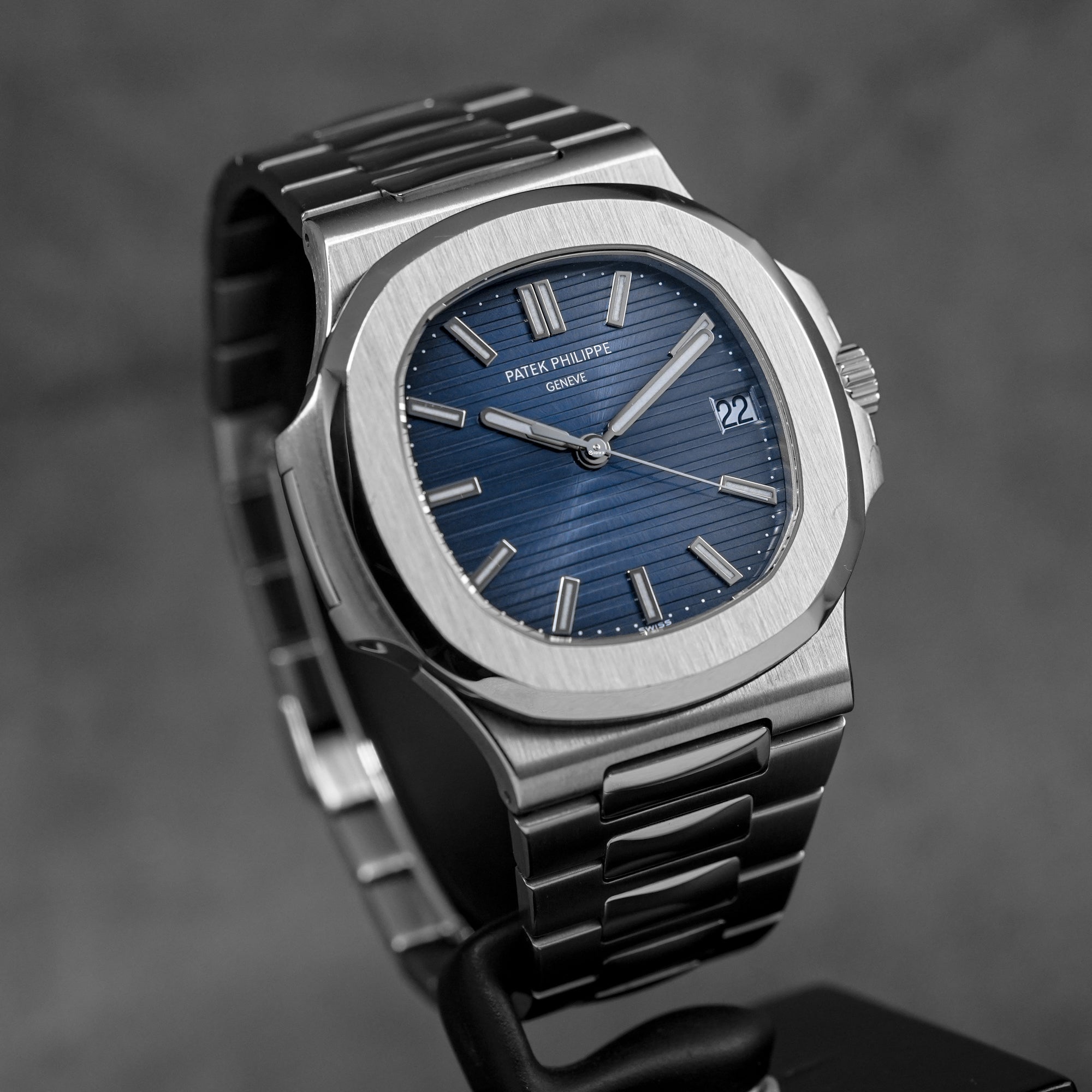 harga patek philippe nautilus 5711/1a