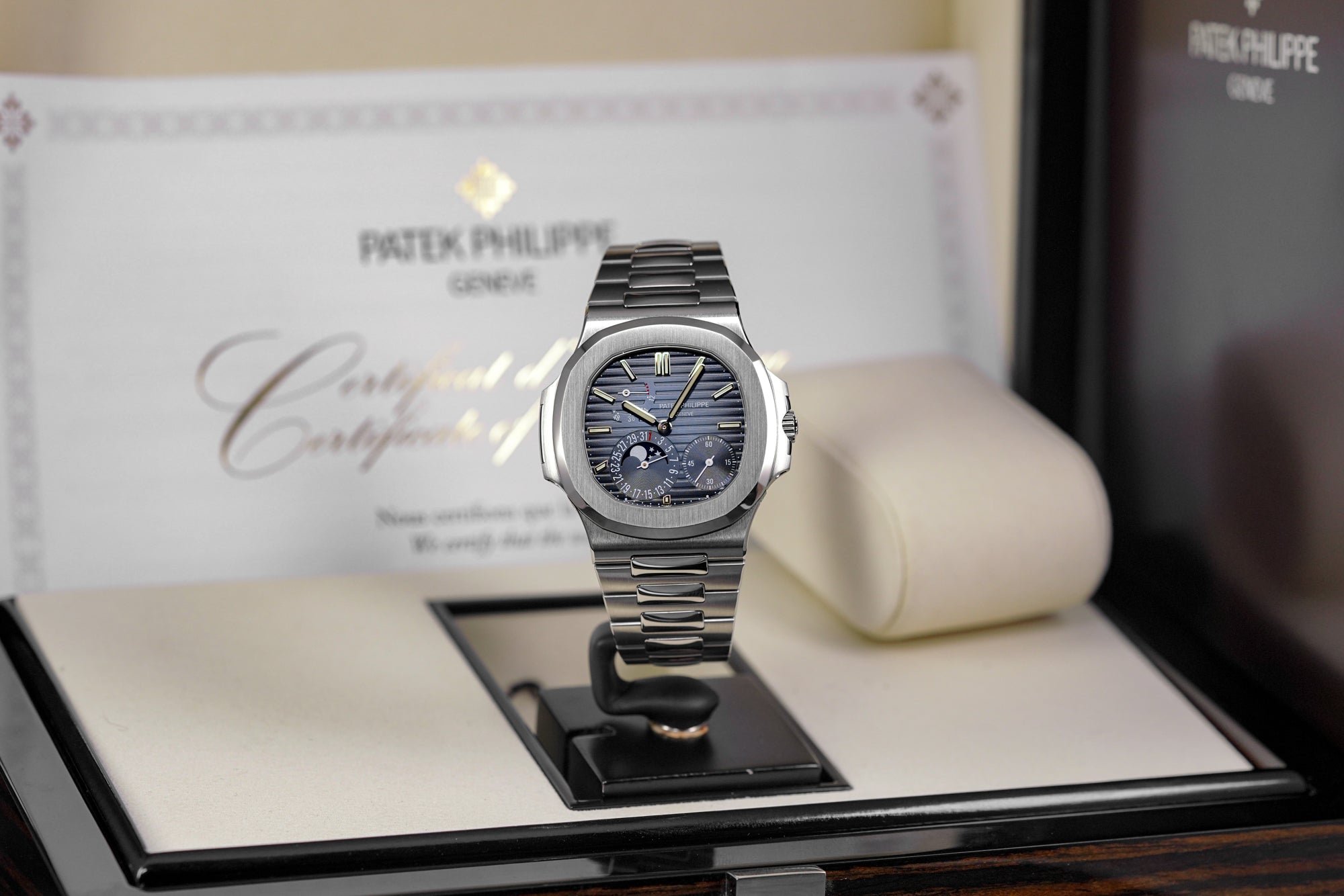 harga patek philippe nautilus 5712/1a terbaru