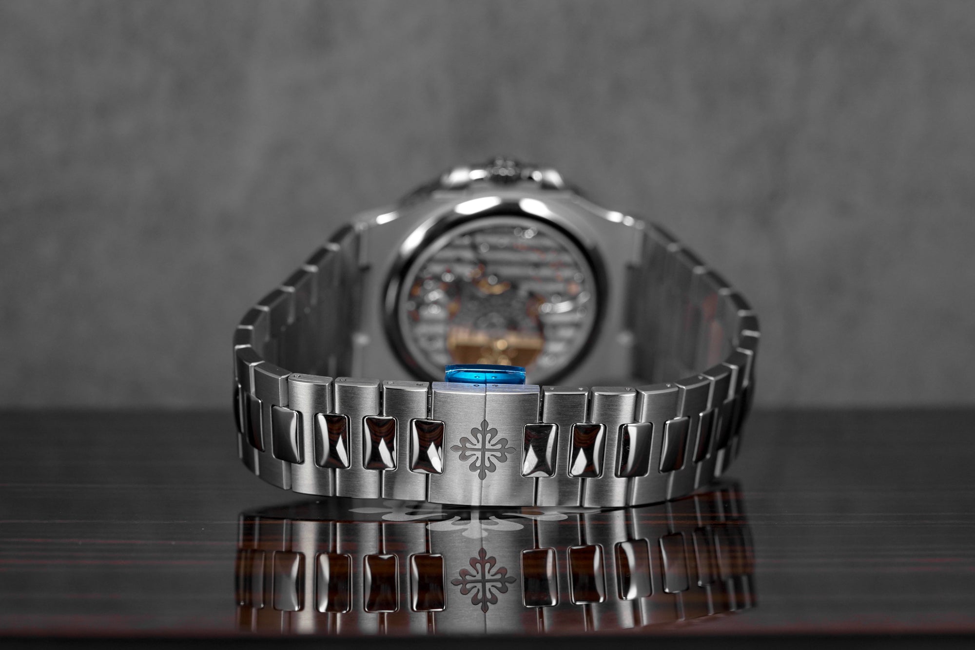 harga patek philippe nautilus 5712/1a terbaru