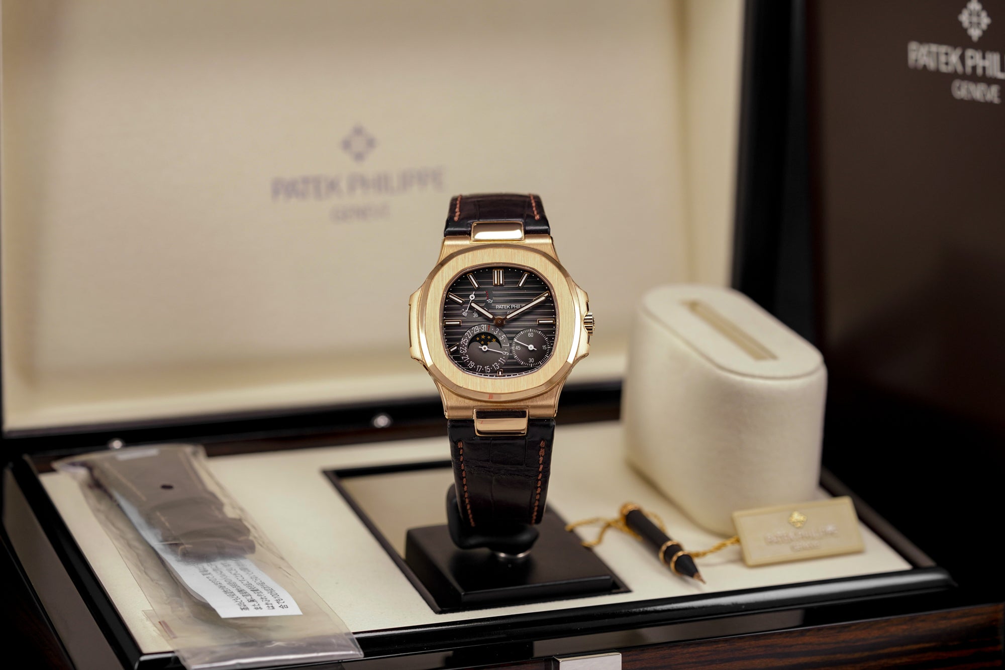 harga patek philippe nautilus 5712r