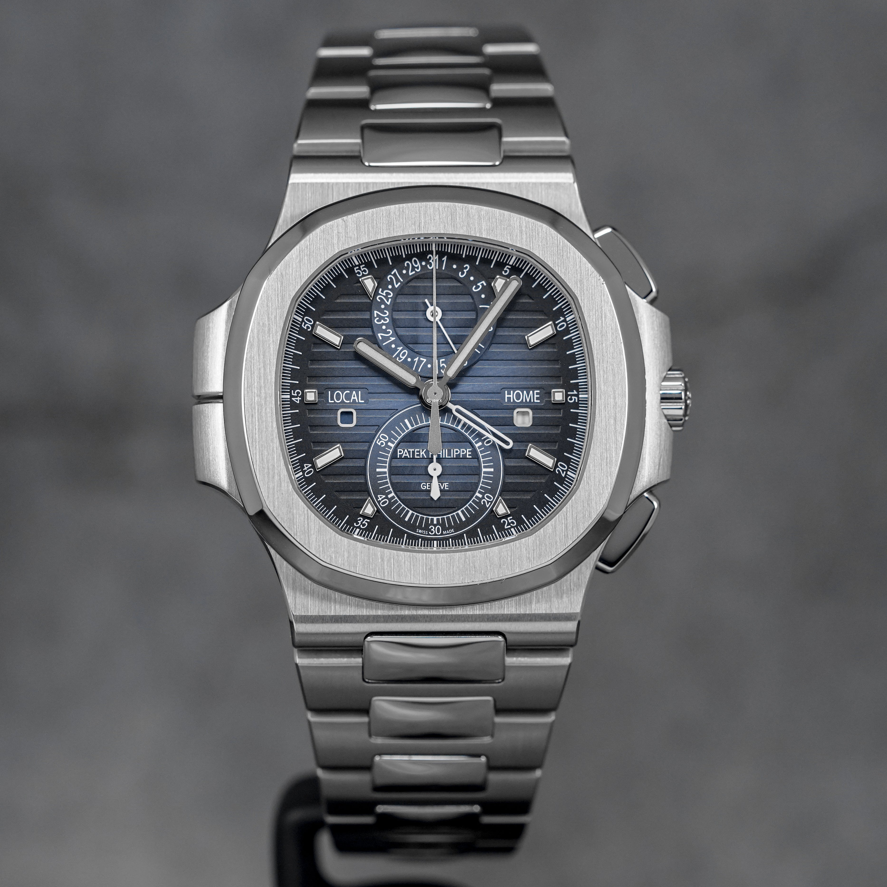 harga patek philippe nautilus 5990/1a