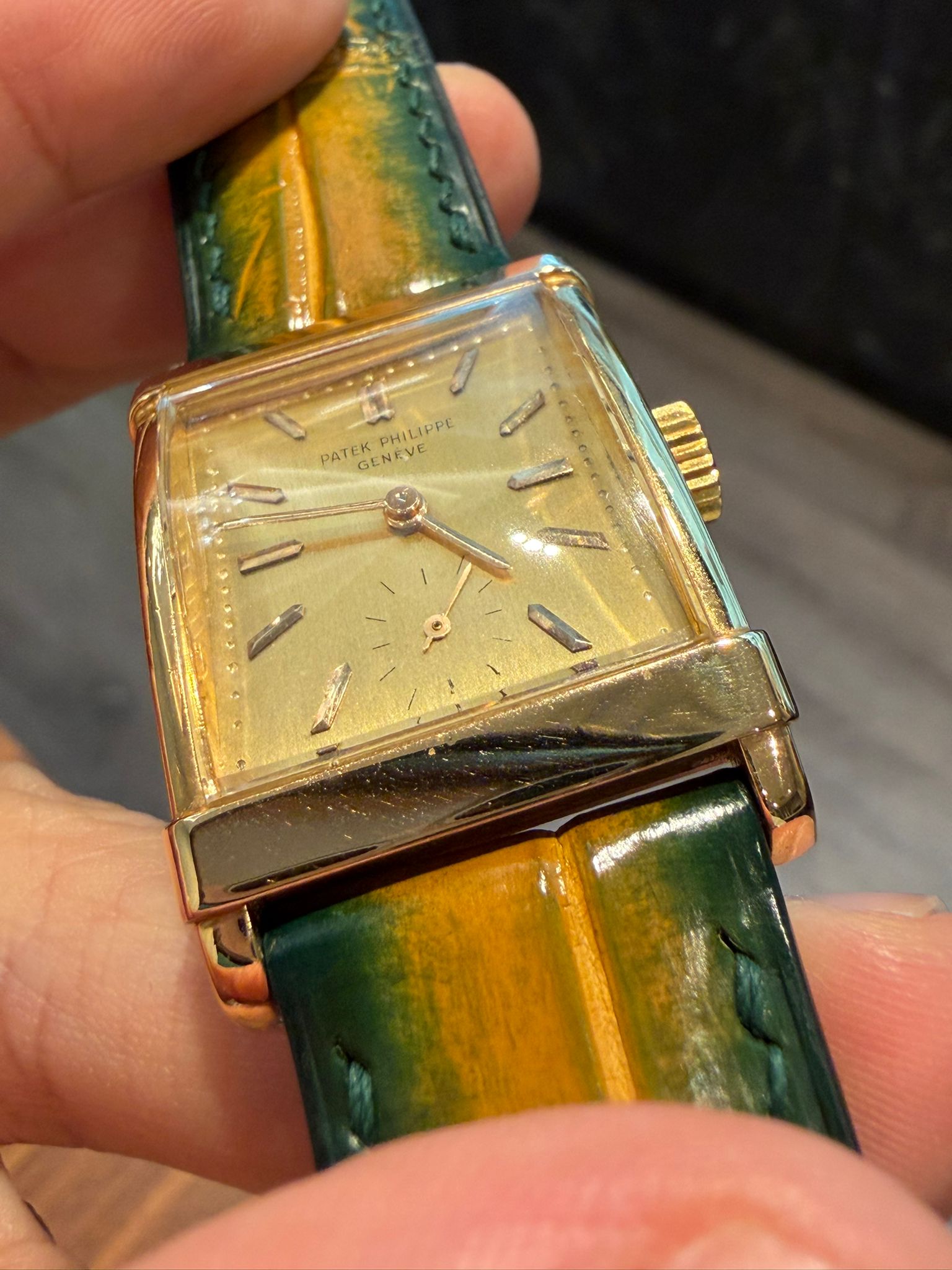 RECTANGULAR 2531 YELLOWGOLD 'LARGE CHINESE' SMALL SECOND (1954)