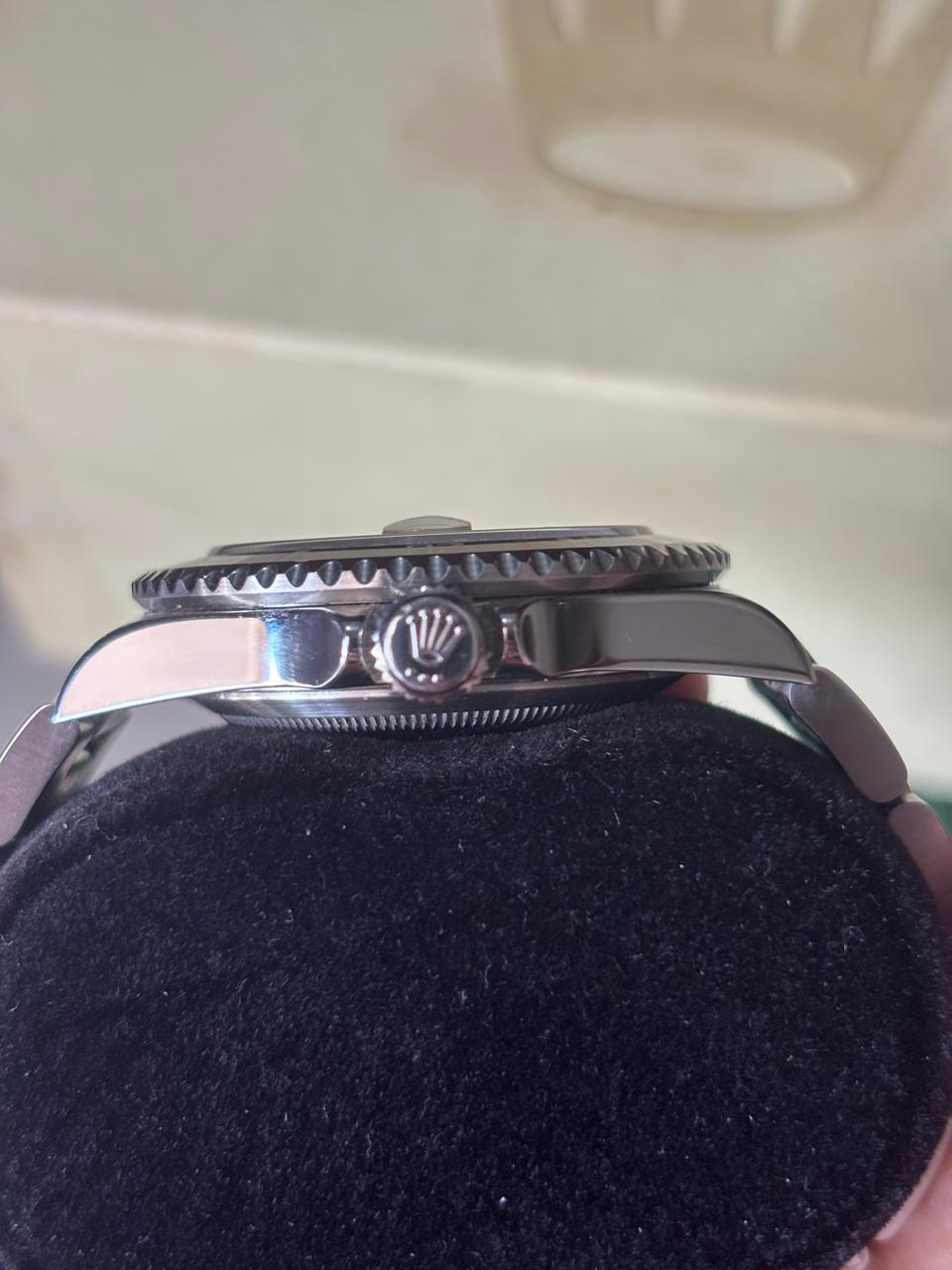 SUBMARINER DATE 40MM 16610 'V SERIES' (2009)