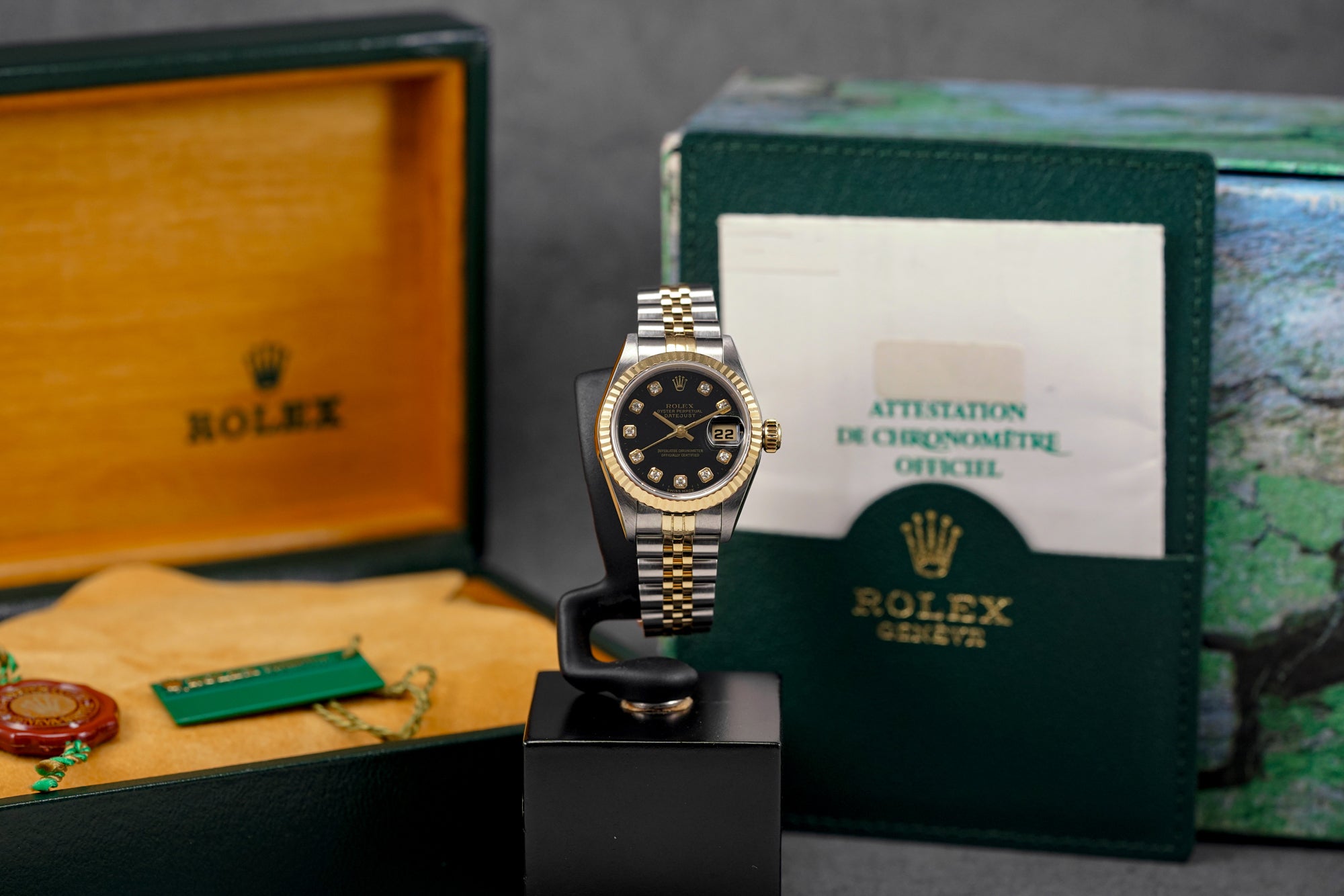 DATEJUST 26MM TWOTONE YELLOWGOLD BLACK DIAMOND DIAL (1999)