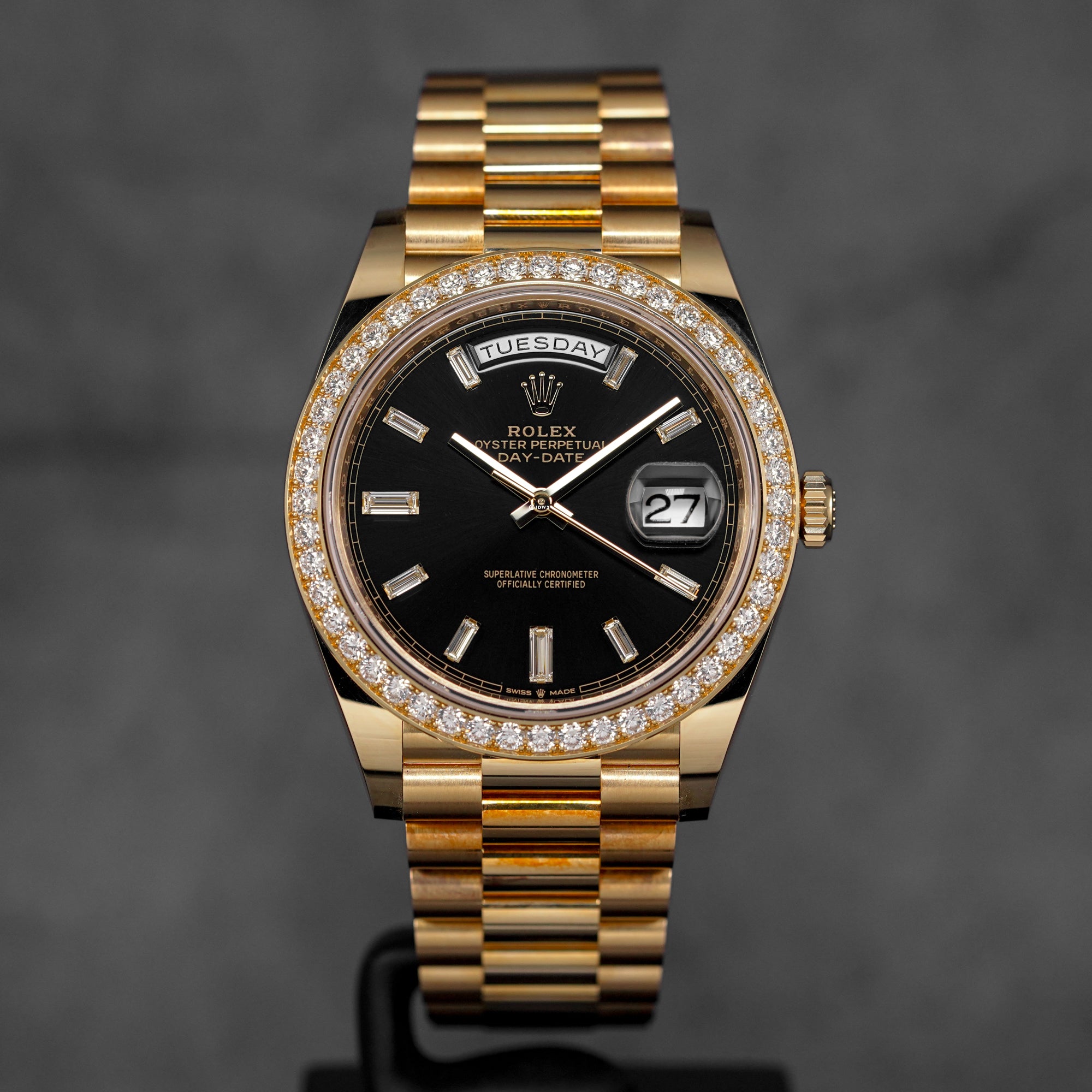 DAYDATE 40MM YELLOWGOLD BLACK DIAMOND BAGUETTE DIAL DIAMOND BEZEL (2021)