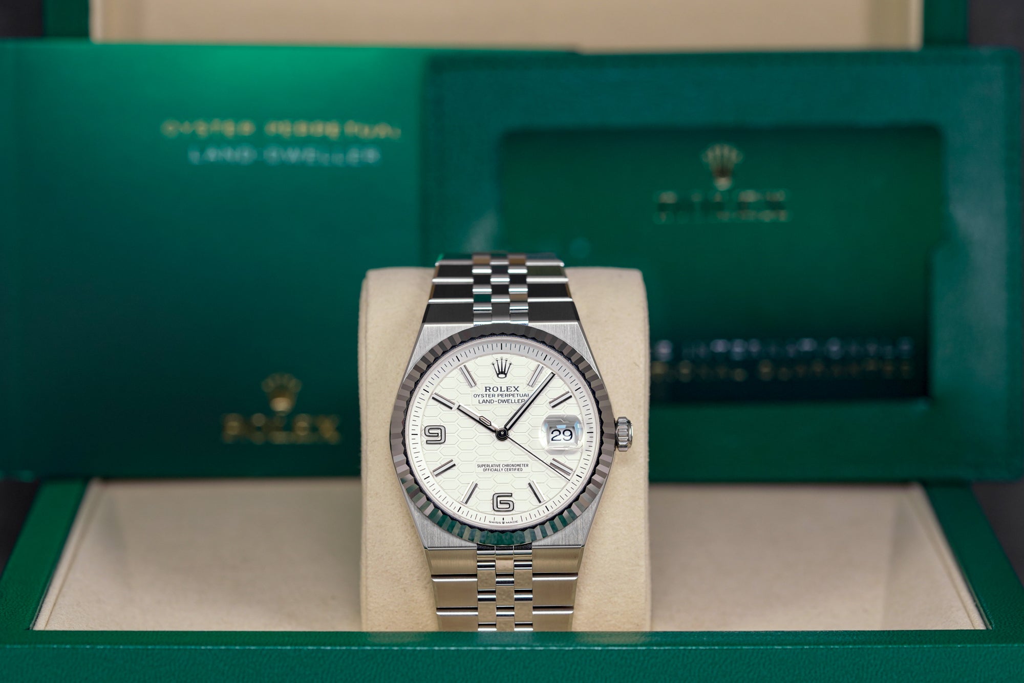harga rolex land dweller 40mm white indonesia terbaru
