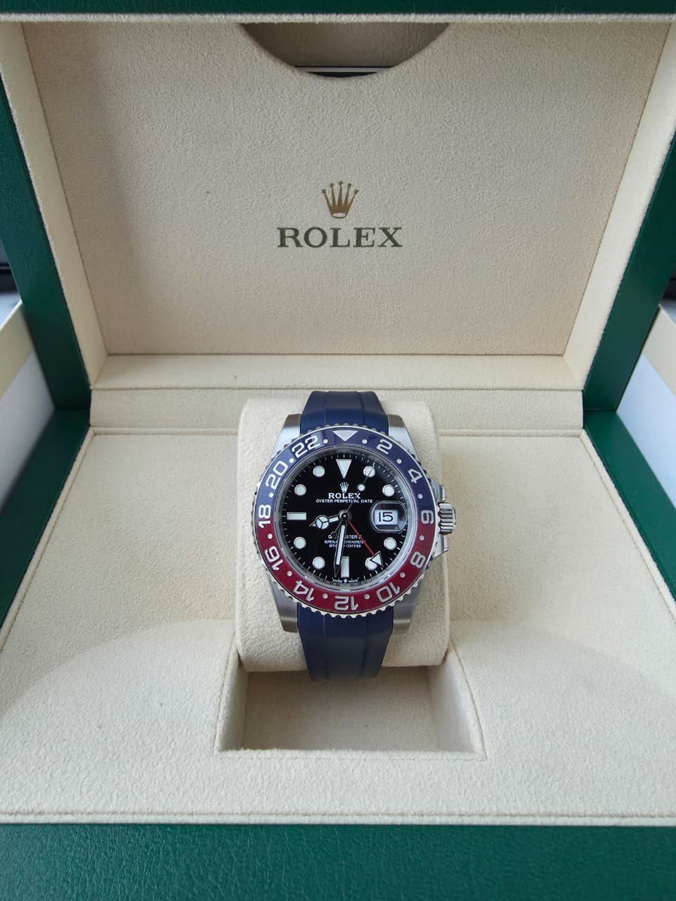 GMT MASTER-II PEPSI WITH RUBBER-B STRAP (2022)