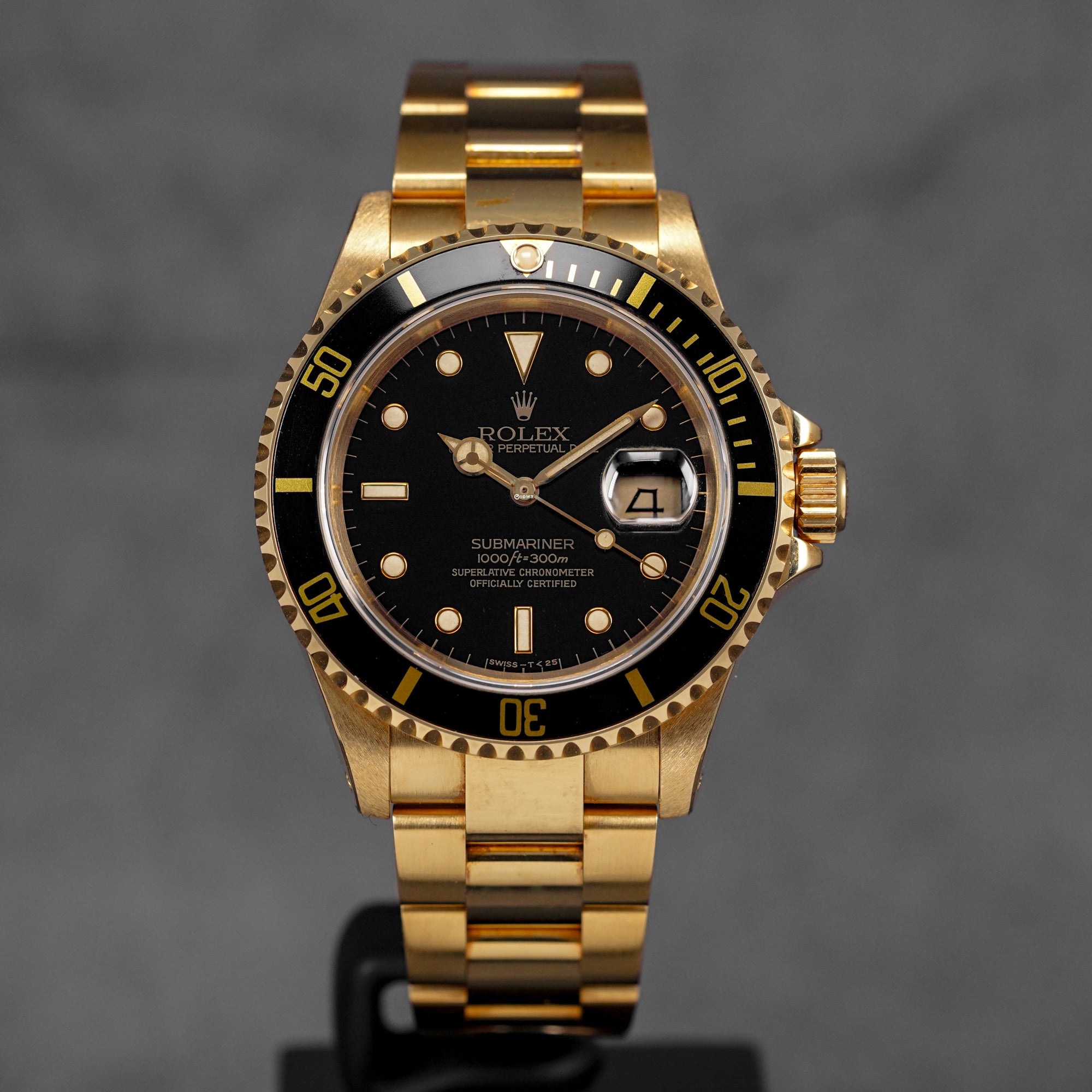 SUBMARINER DATE 40MM YELLOWGOLD BLACK DIAL (1995)