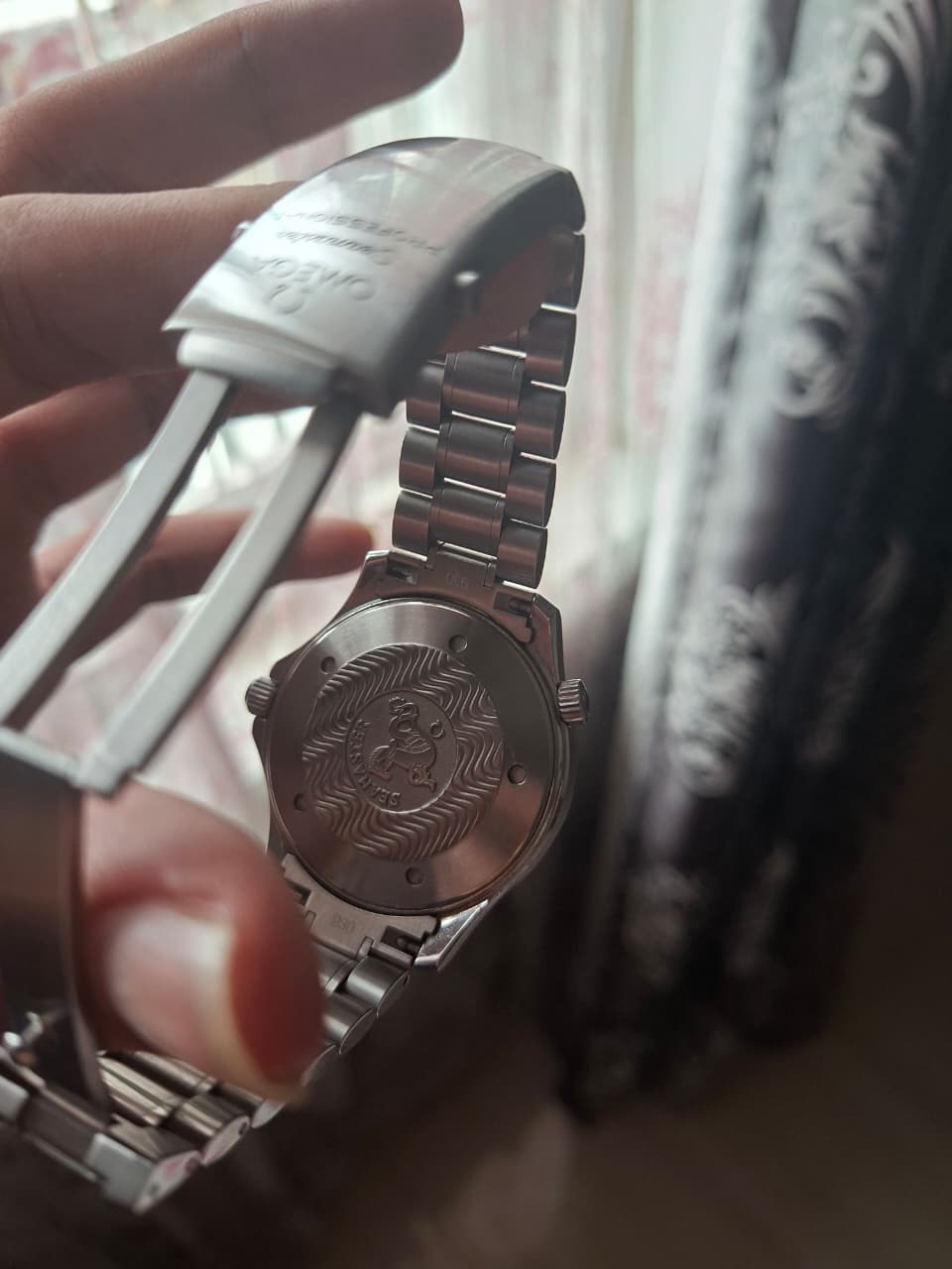 SEAMASTER DIVER 300 QUARTZ BLACK DIAL (WATCH & BOX)