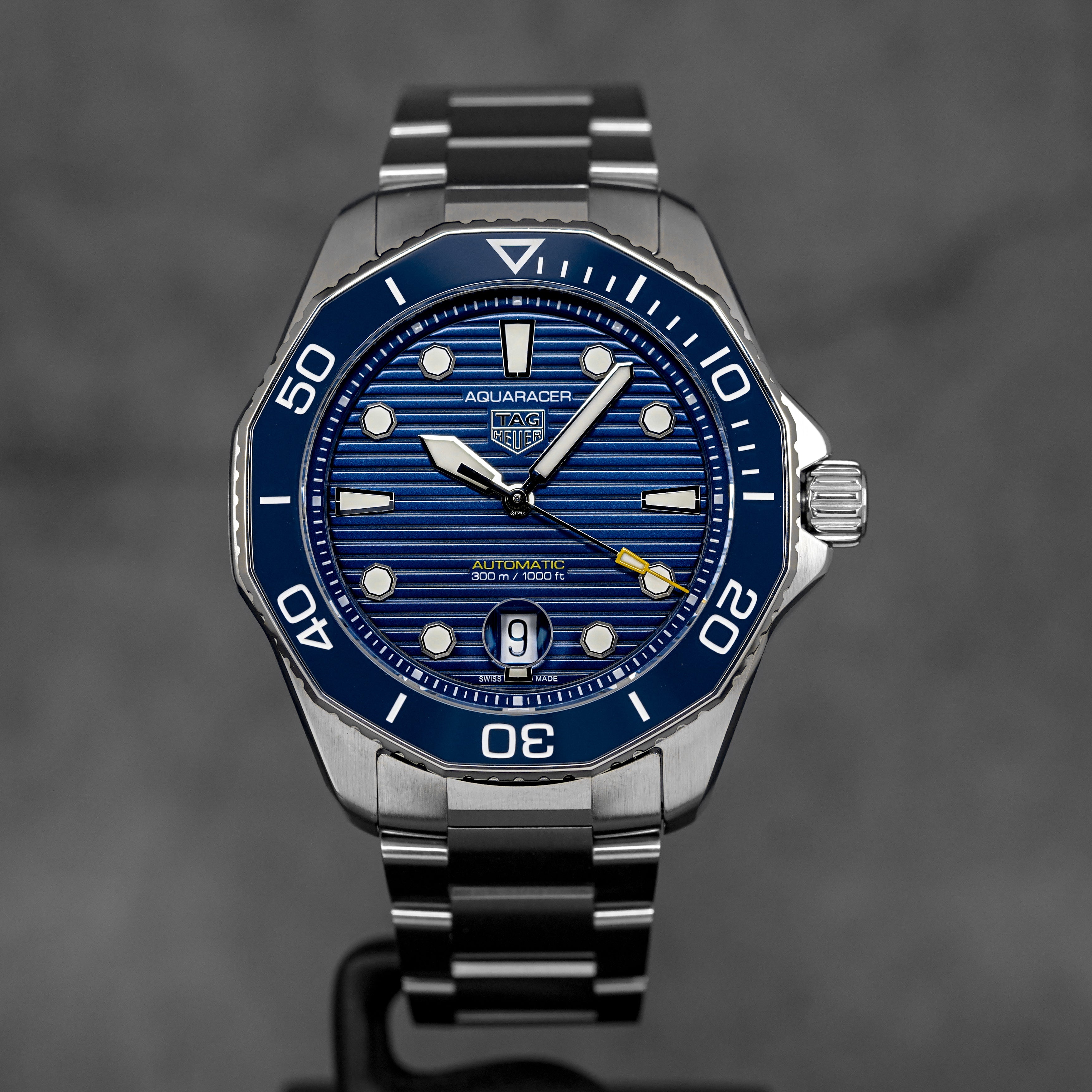 harga tag heuer aquaracer 300 date blue