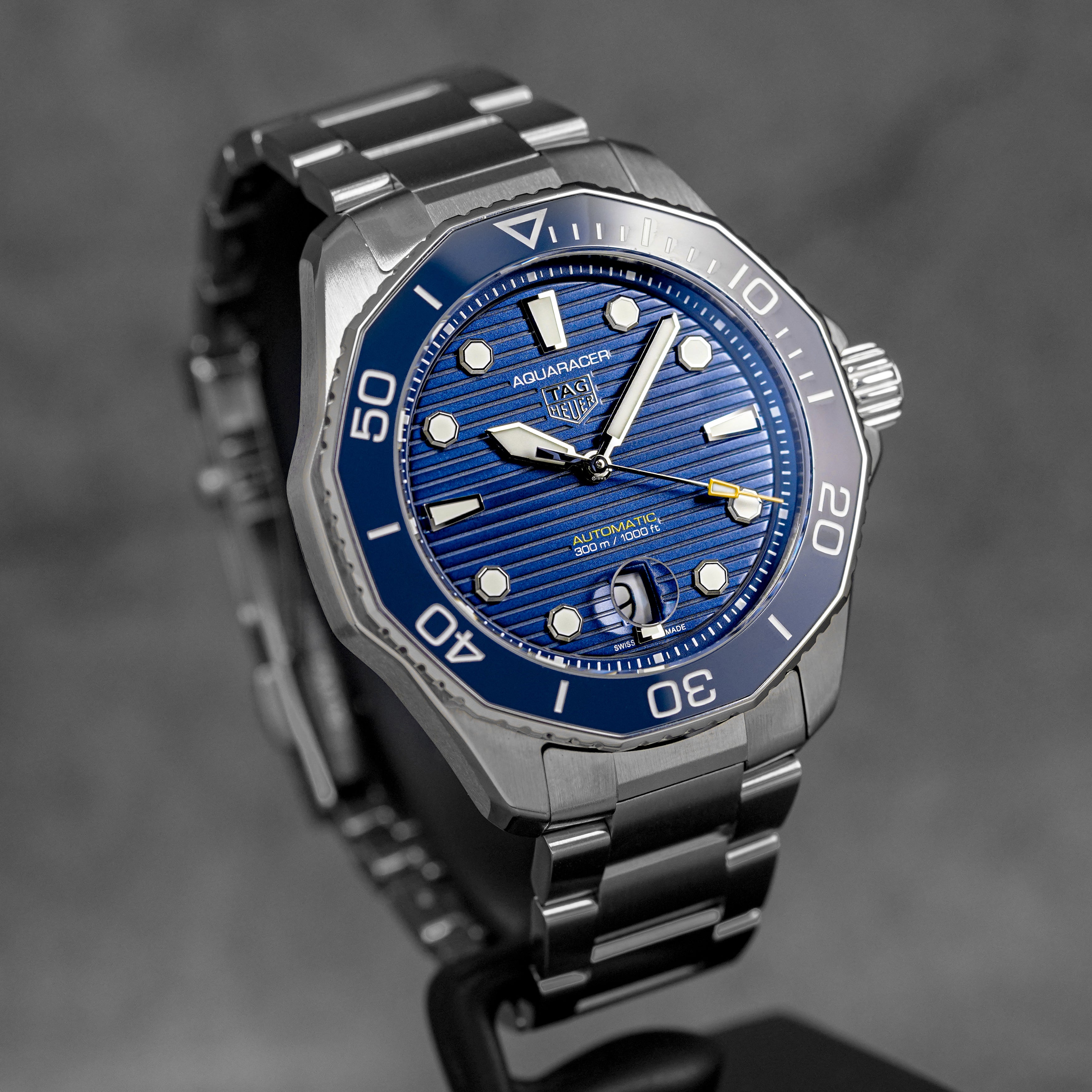 harga tag heuer aquaracer 300 date blue