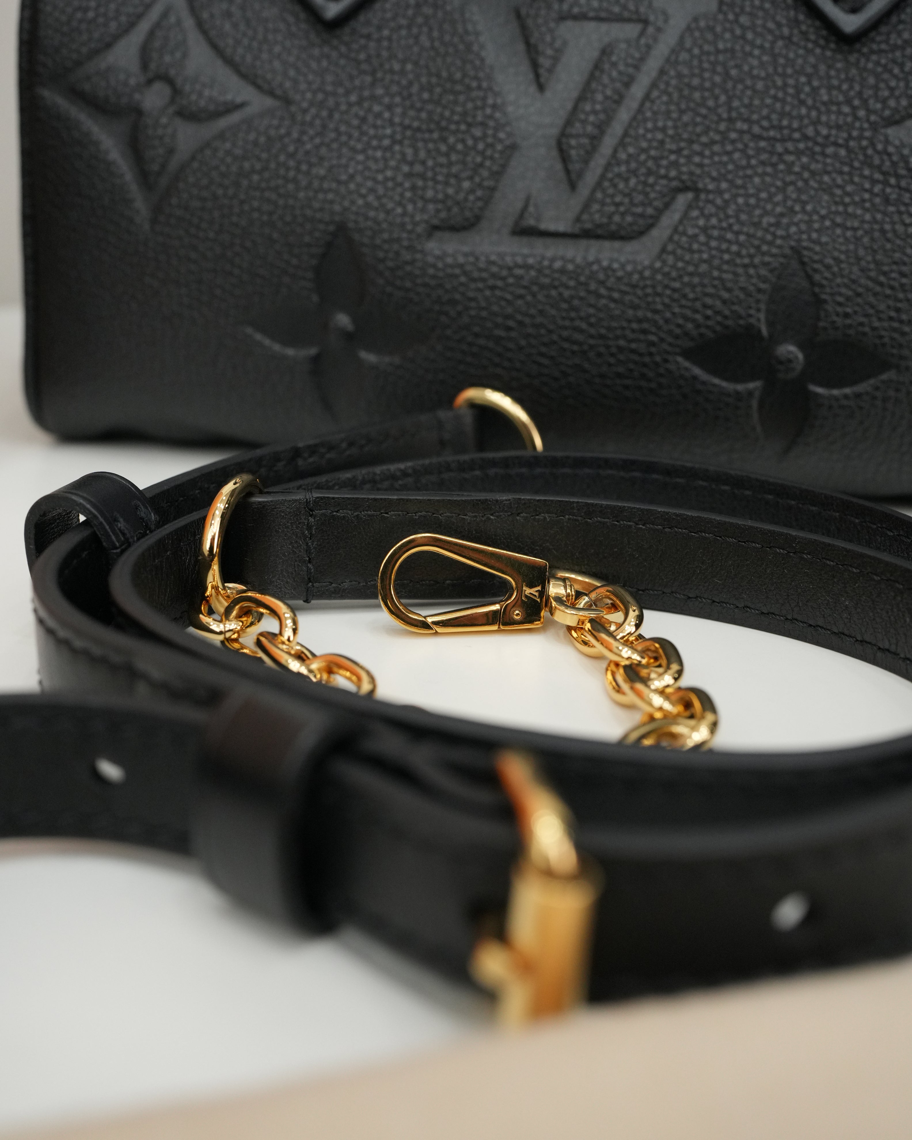 MONOGRAM EMPREINTE SPEEDY BANDOULIÈRE 20 BLACK