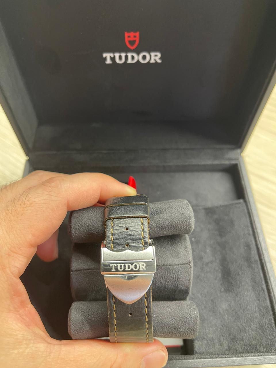 BLACK BAY TWOTONE YELLOWGOLD BLACK DIAL LEATHER STRAP (2018)