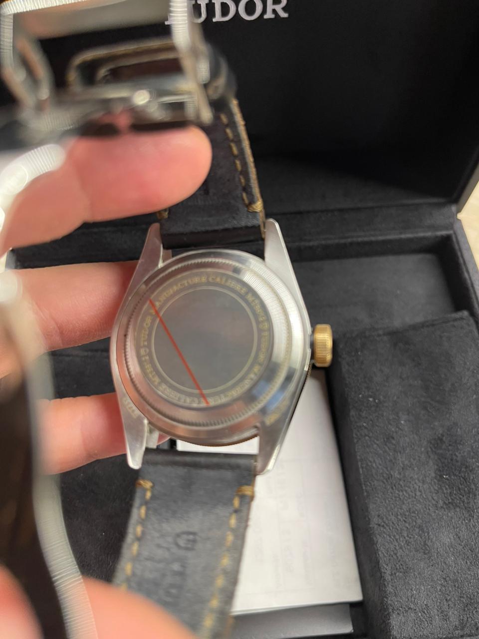 BLACK BAY TWOTONE YELLOWGOLD BLACK DIAL LEATHER STRAP (2018)